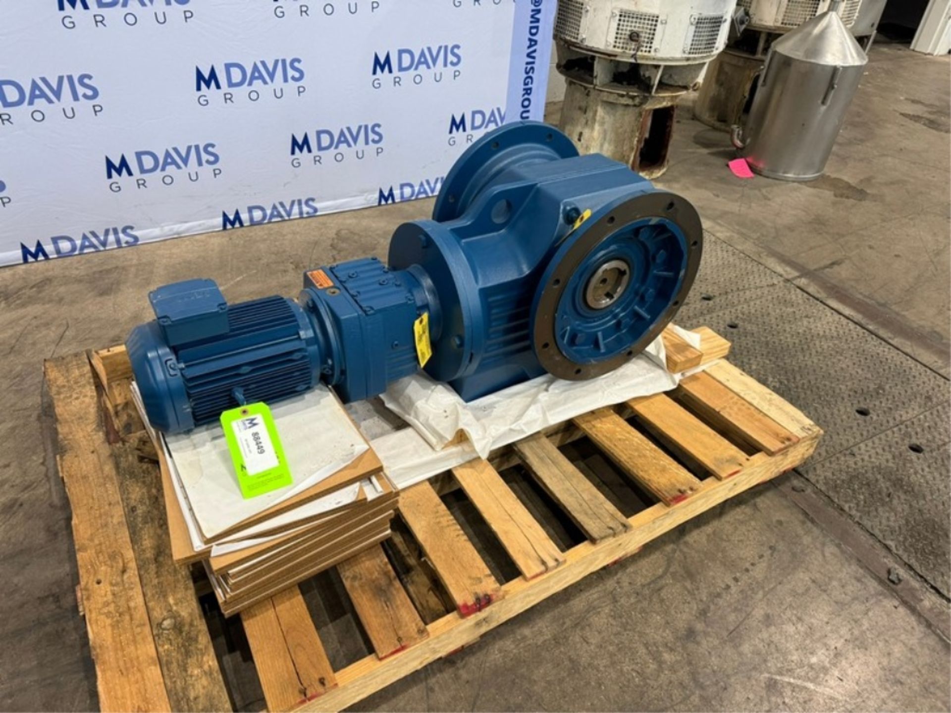 NEW SEW-EURO 3 hp Drive Inc. Agitation Drive, 1736 RPM (INV#88449)(Located @ the MDG Auction - Image 2 of 5