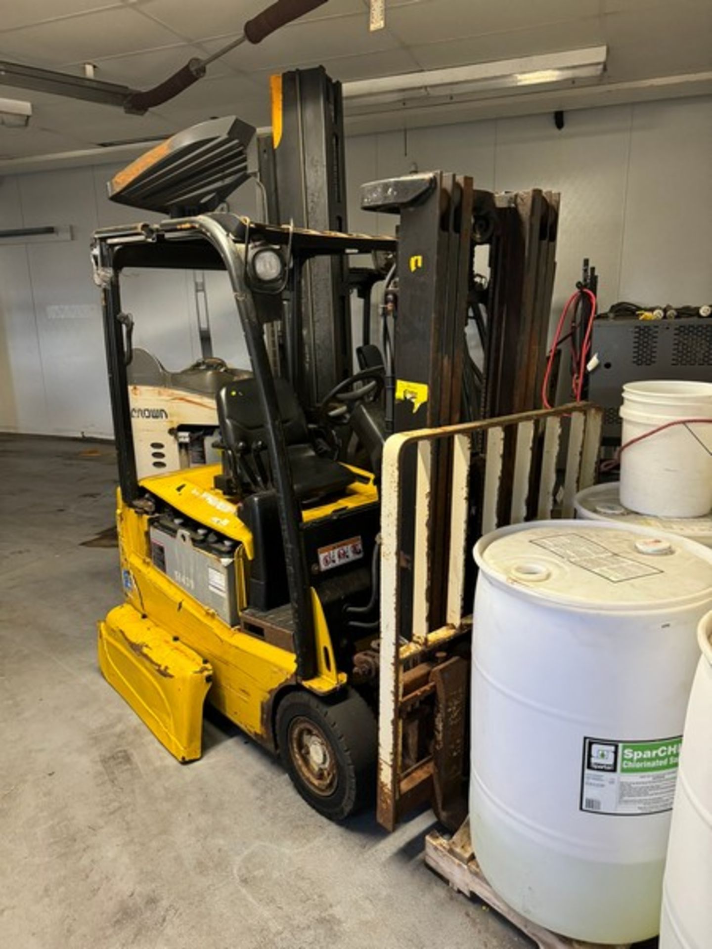 YALE 3,450 lbs. Sit-Down Electric Forklift - Image 3 of 11