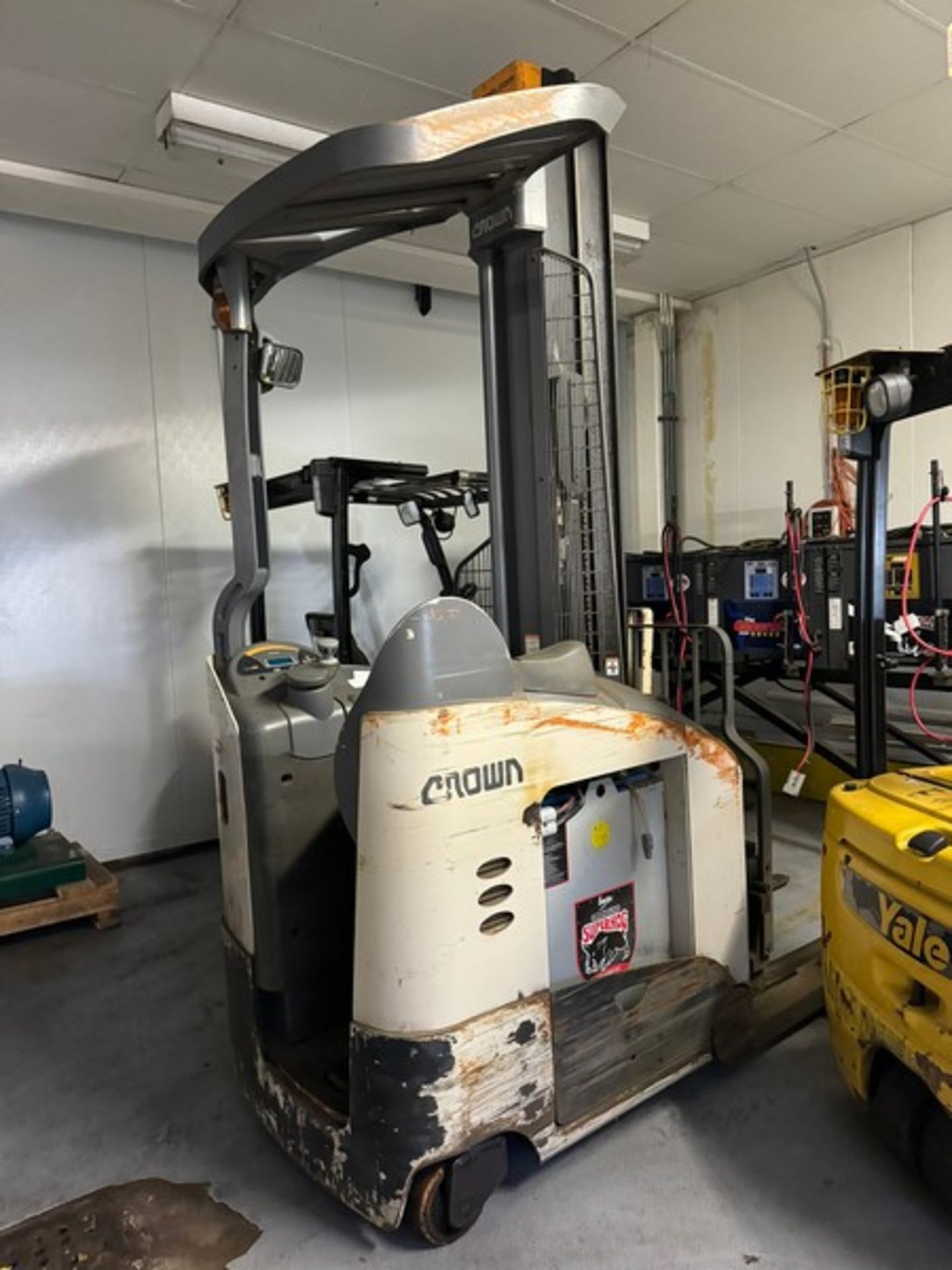 Crown Stand-Up Electric Forklift - Image 2 of 11