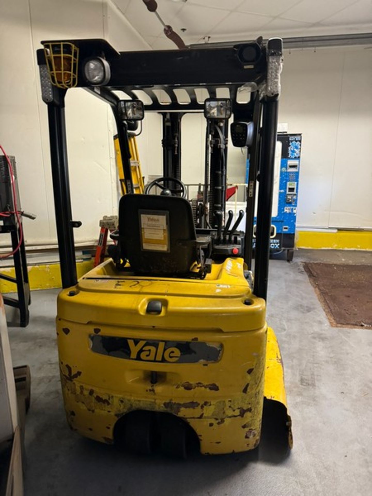 YALE 3,450 lbs. Sit-Down Electric Forklift - Image 5 of 11
