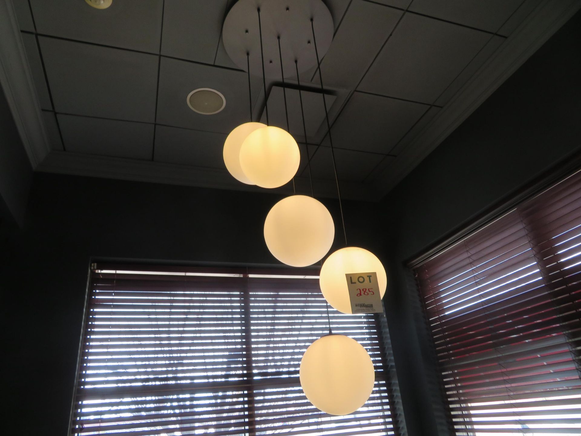 Decorative light fixture - Image 2 of 2
