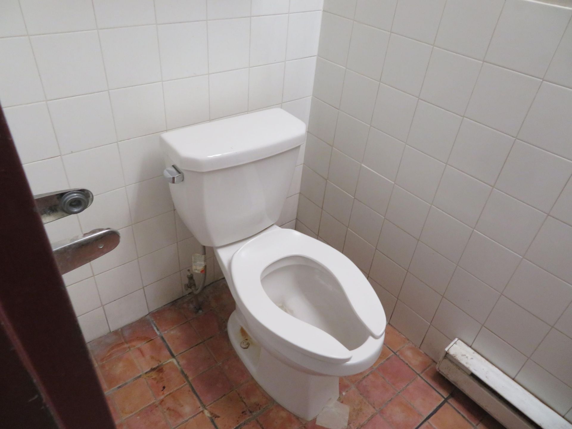 LOT including complete bathroom, sink, bowl,urinal, electric hand dryer, etc . - Image 2 of 2