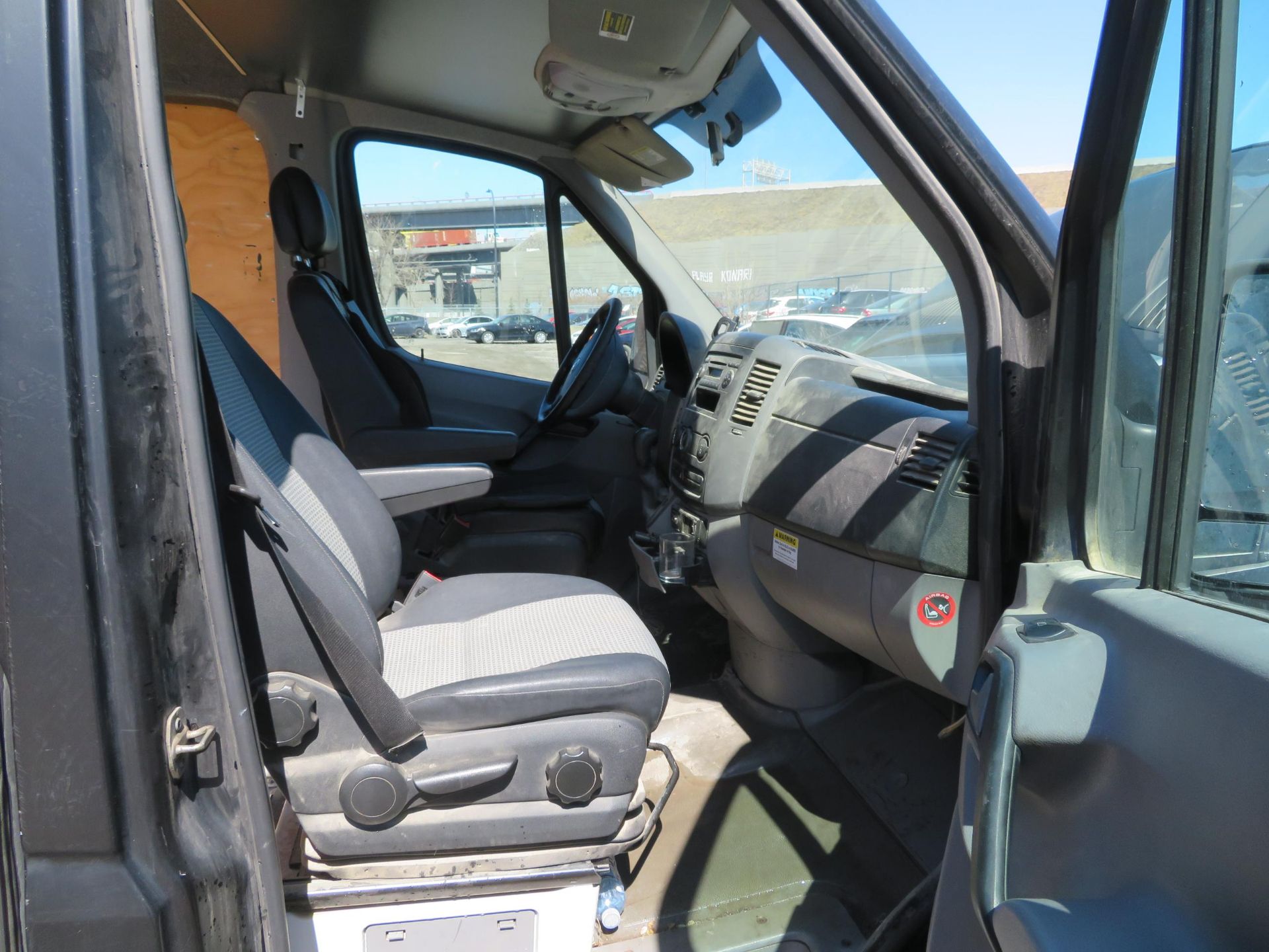 DODGE Sprinter 2007 CRD, 170 000 KM, Diesel, 3.0 L, Automatic, 18ft long, air (walk-in) VIN: - Image 7 of 8