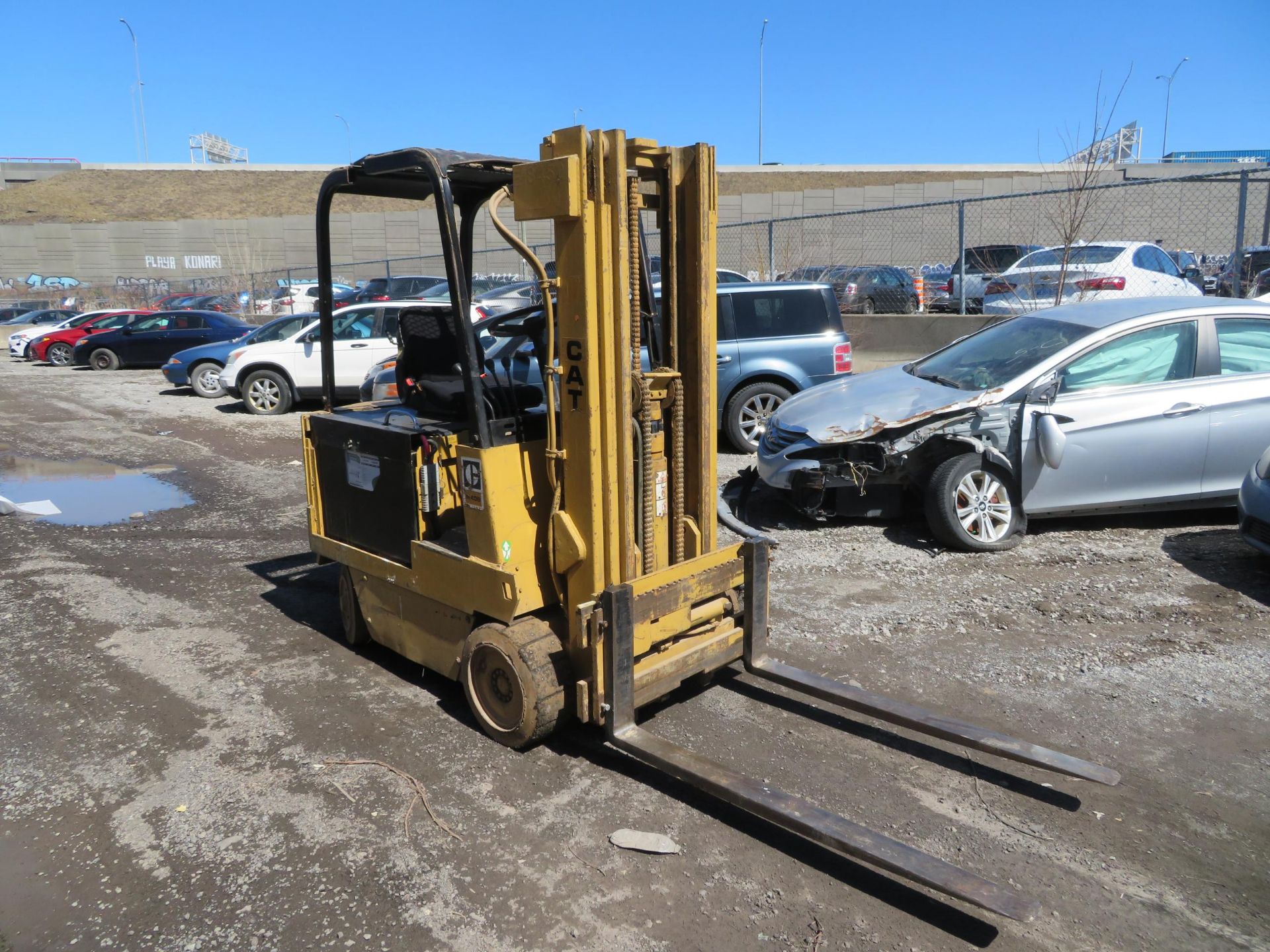 CATERPILLAR electric fork lift, Mod# M408, cap: 4,000 LBS, 3 sections, side shift, 36/48 Volts, - Image 2 of 12