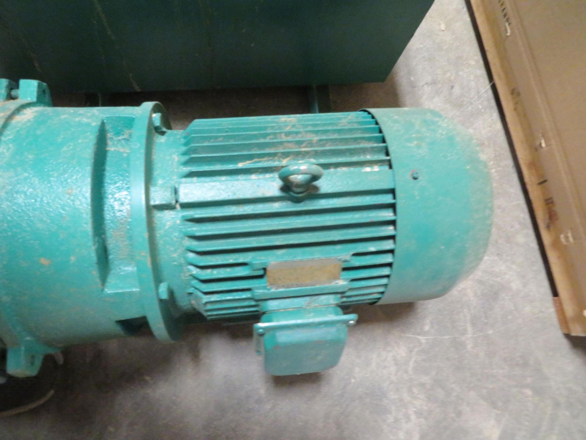 Vacuum pump - Image 2 of 3