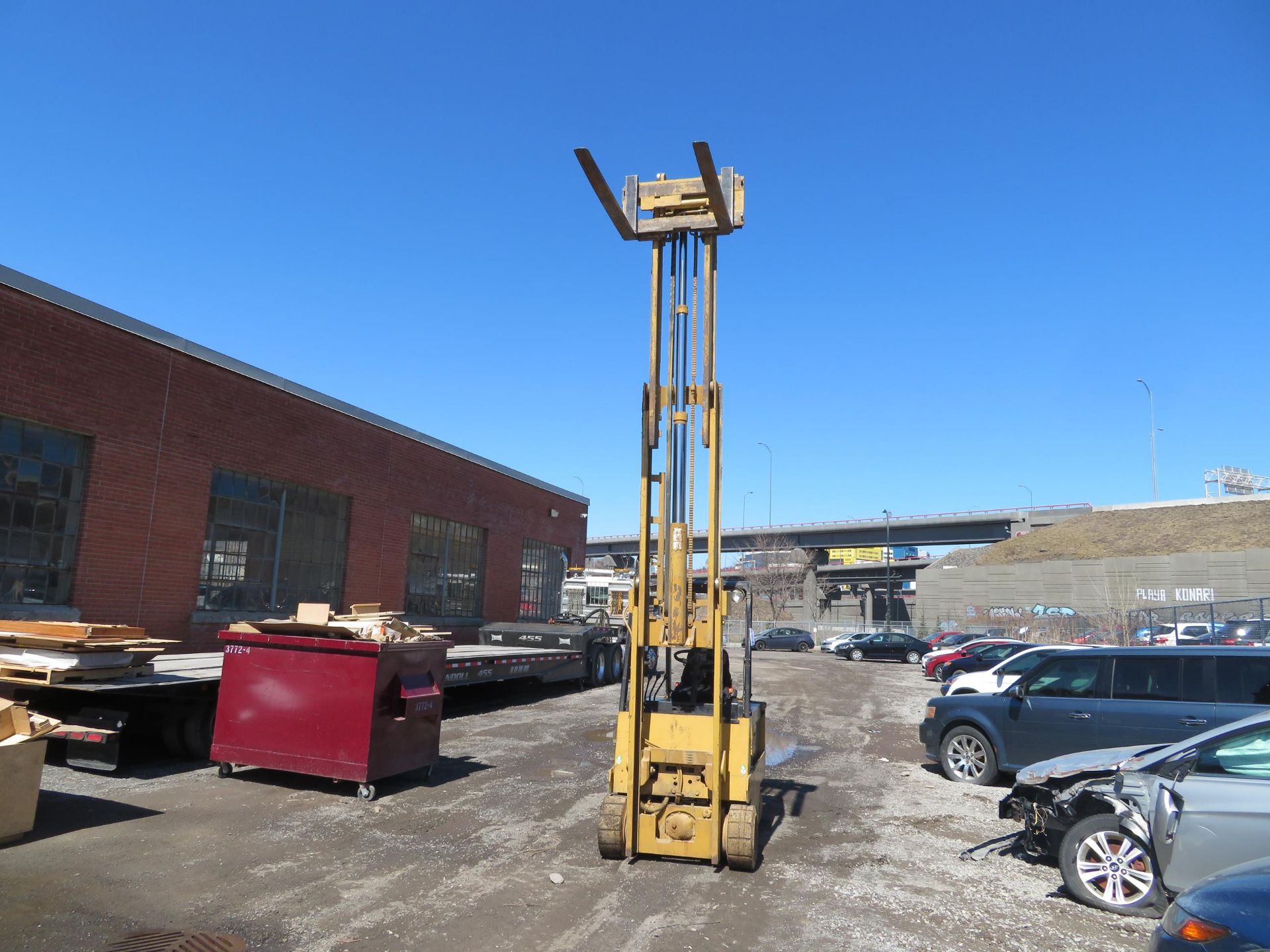 CATERPILLAR electric fork lift, Mod# M408, cap: 4,000 LBS, 3 sections, side shift, 36/48 Volts, - Image 8 of 12