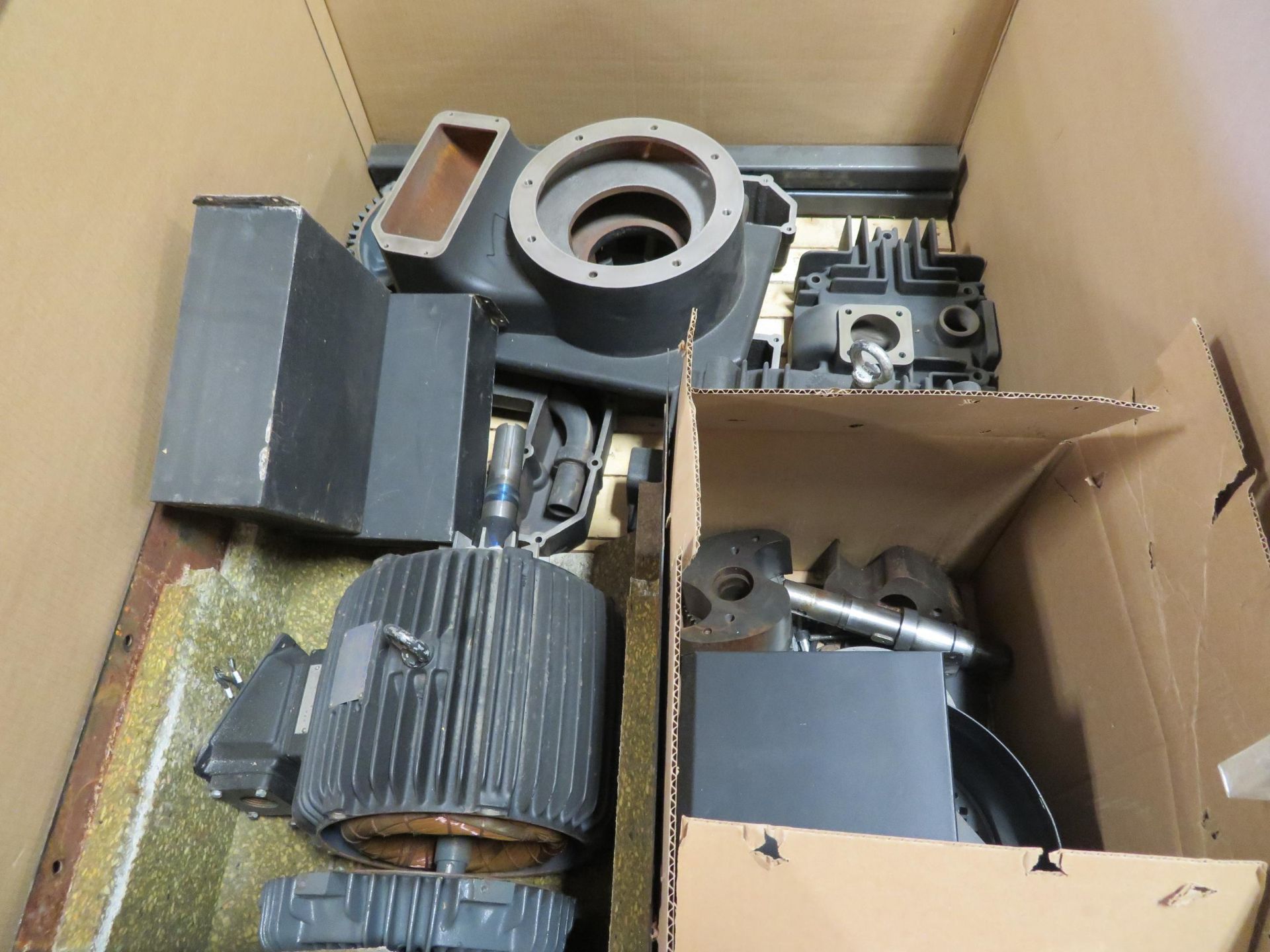 LOT including EPACT-HPE motor with parts - Image 2 of 4