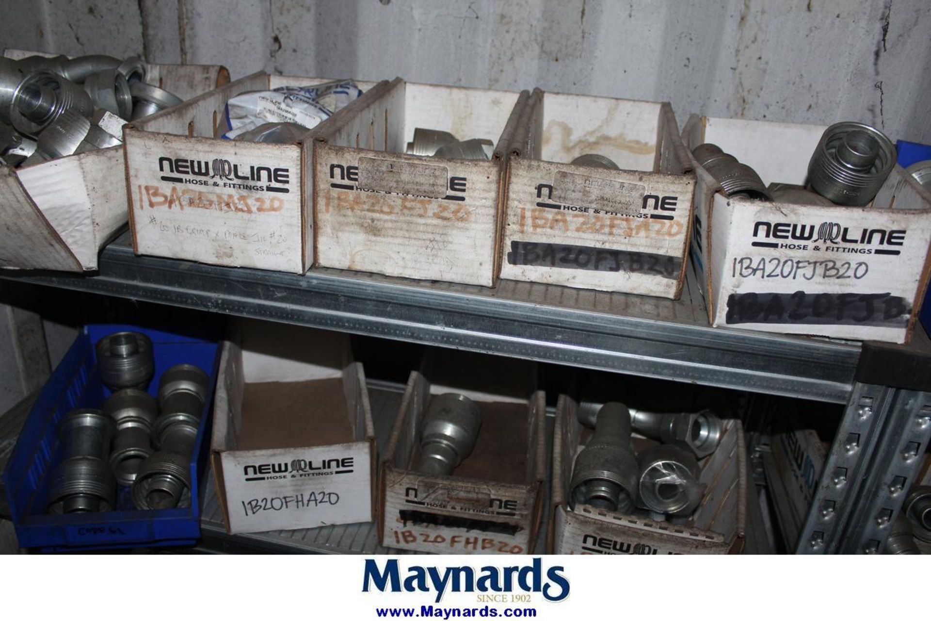 lot of hydraulic fittings on shelf - Image 2 of 5