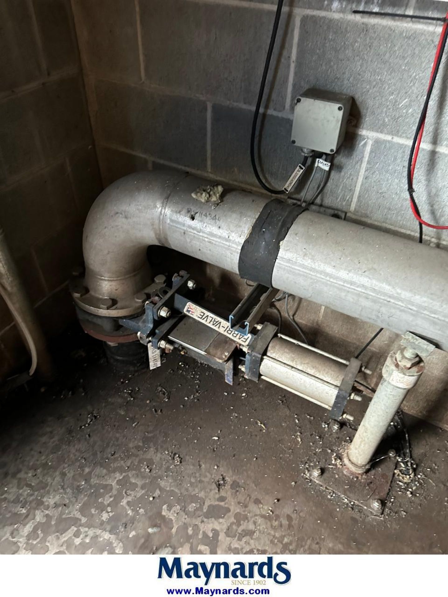 remaining stainless steel pump and unsold control valves in room - Image 4 of 4