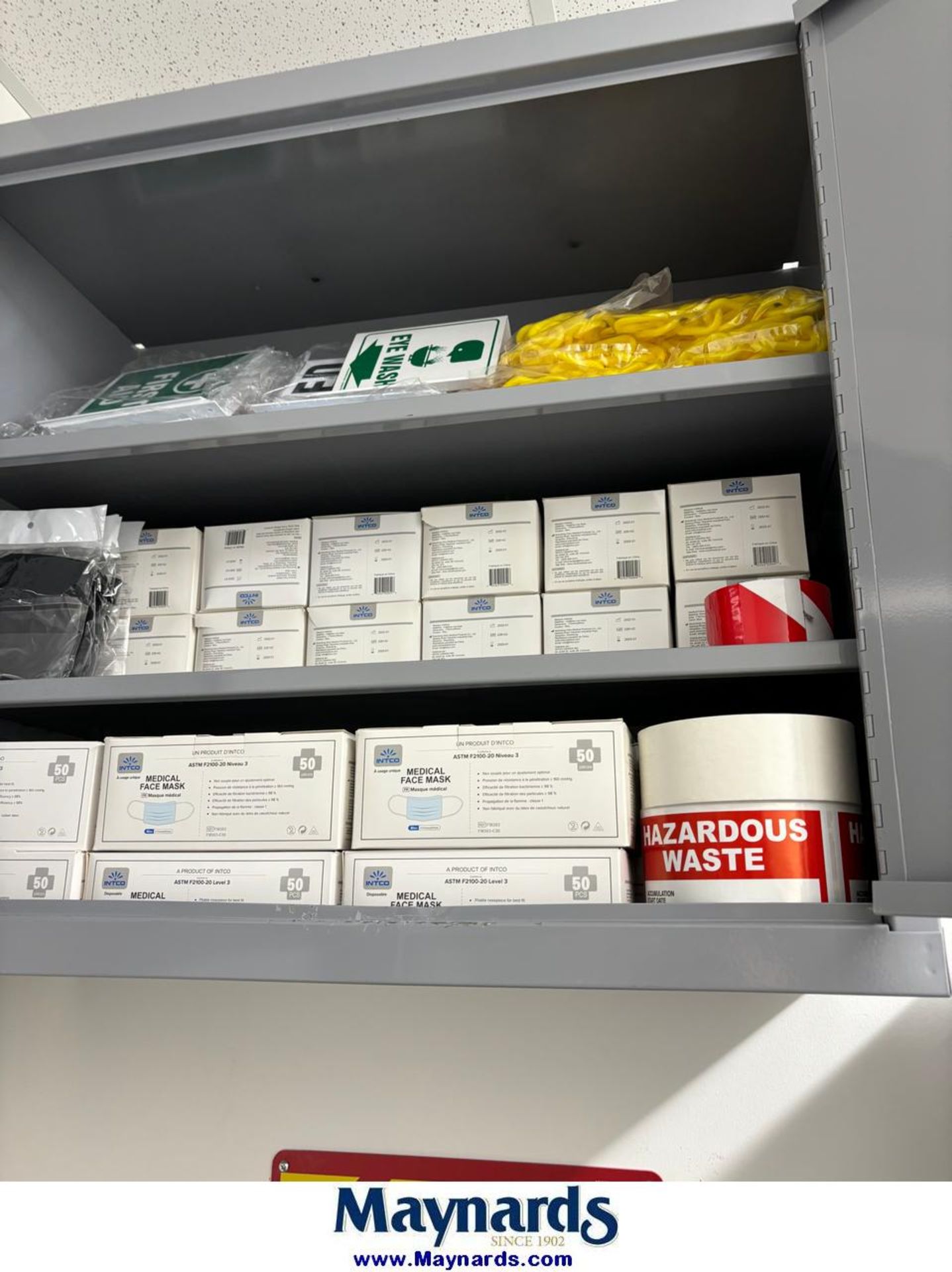 Contents of first aid room - Image 4 of 5