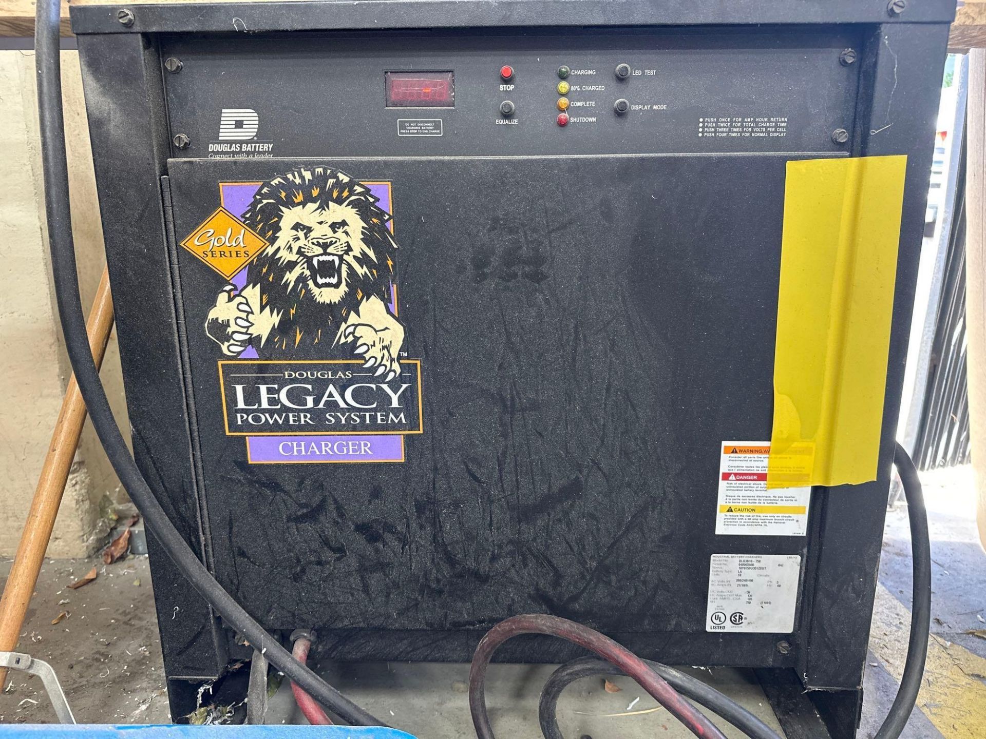 4000lbs Caterpillar 2EC20 Electric Forklift & Legacy Systems Battery Charger, s/n A2EC220057 - Image 8 of 8