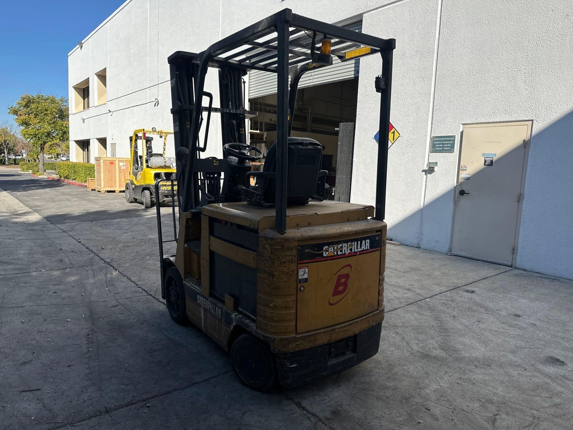 4000lbs Caterpillar 2EC20 Electric Forklift & Legacy Systems Battery Charger, s/n A2EC220057 - Image 4 of 8