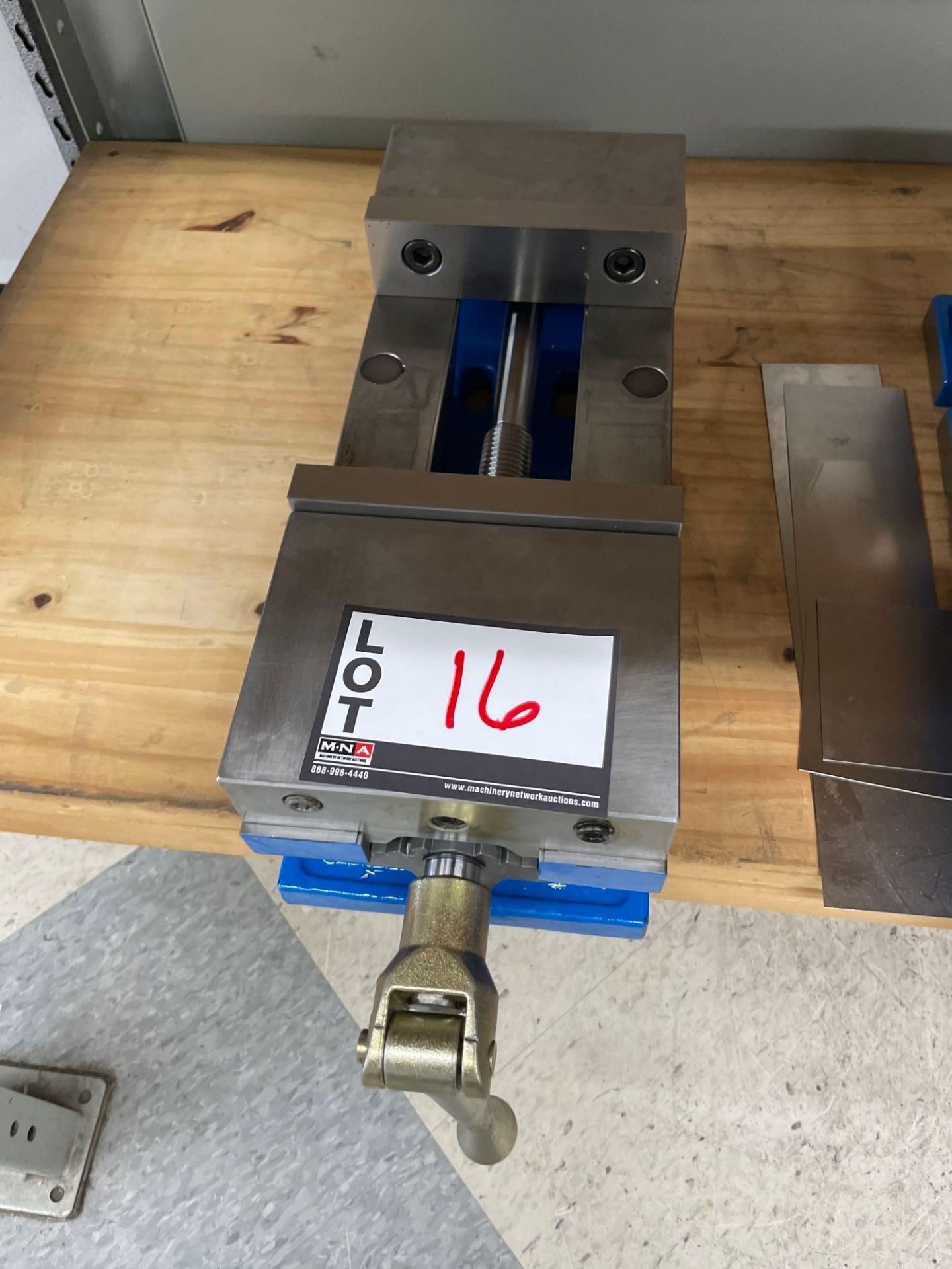 Kurt 3600V 6” Vise