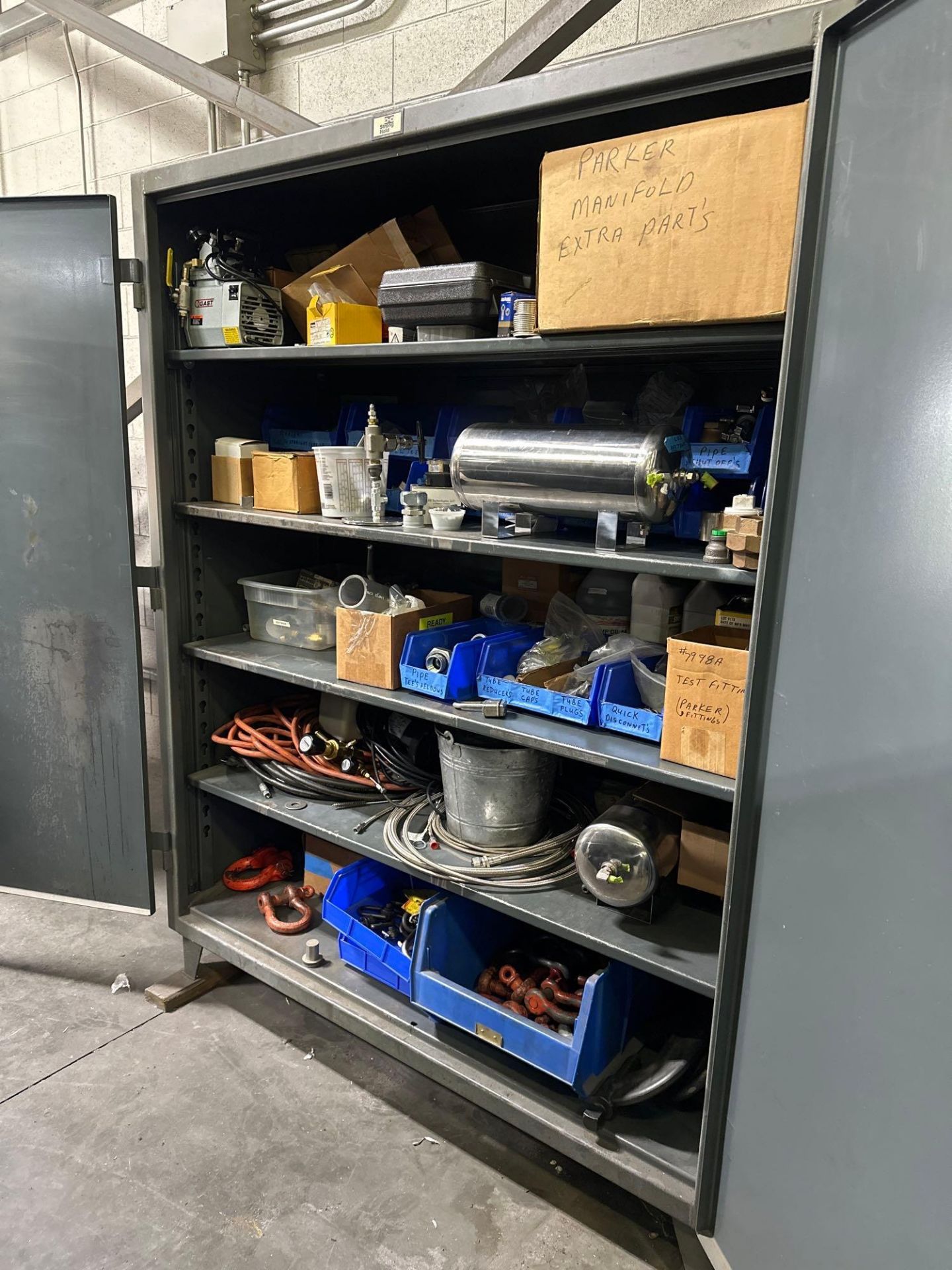 2 Door Steel Cabinet w/ Pipe Elbows, Reducers, Plugs, Quick Disconnects, Straight Threads, Shut Off - Image 4 of 17