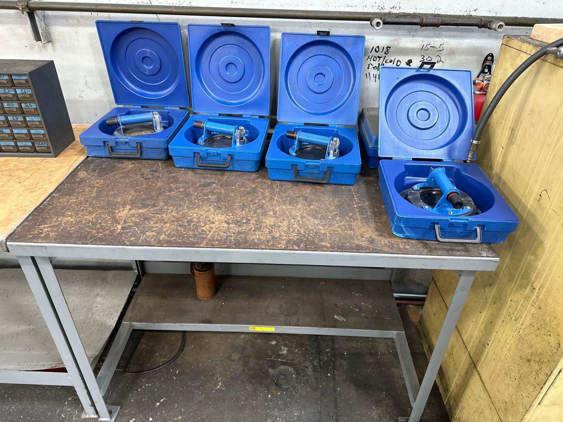(6) Assorted Tables Including: Angle Plates, Hardware, CT50 Holders and Power Grip Suction Cups - Bild 4 aus 6