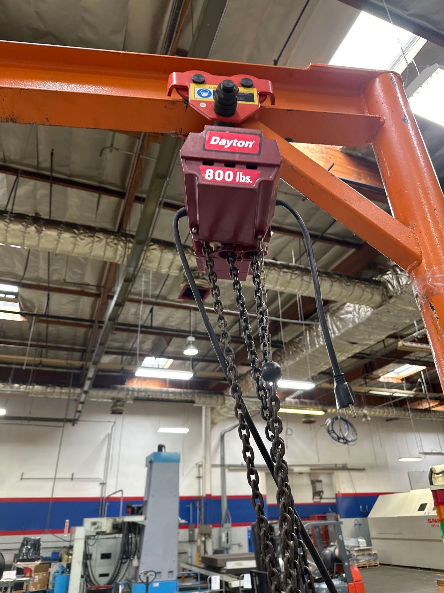 10’ Jib Crane w/ 800lbs Dayton Electric Chain Hoist - Image 3 of 4