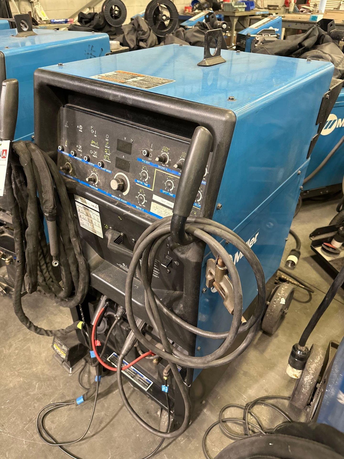 Miller Syncrowave 350LX Tig Welder, 5.9 Amps, s/n MF210703L - Image 3 of 9