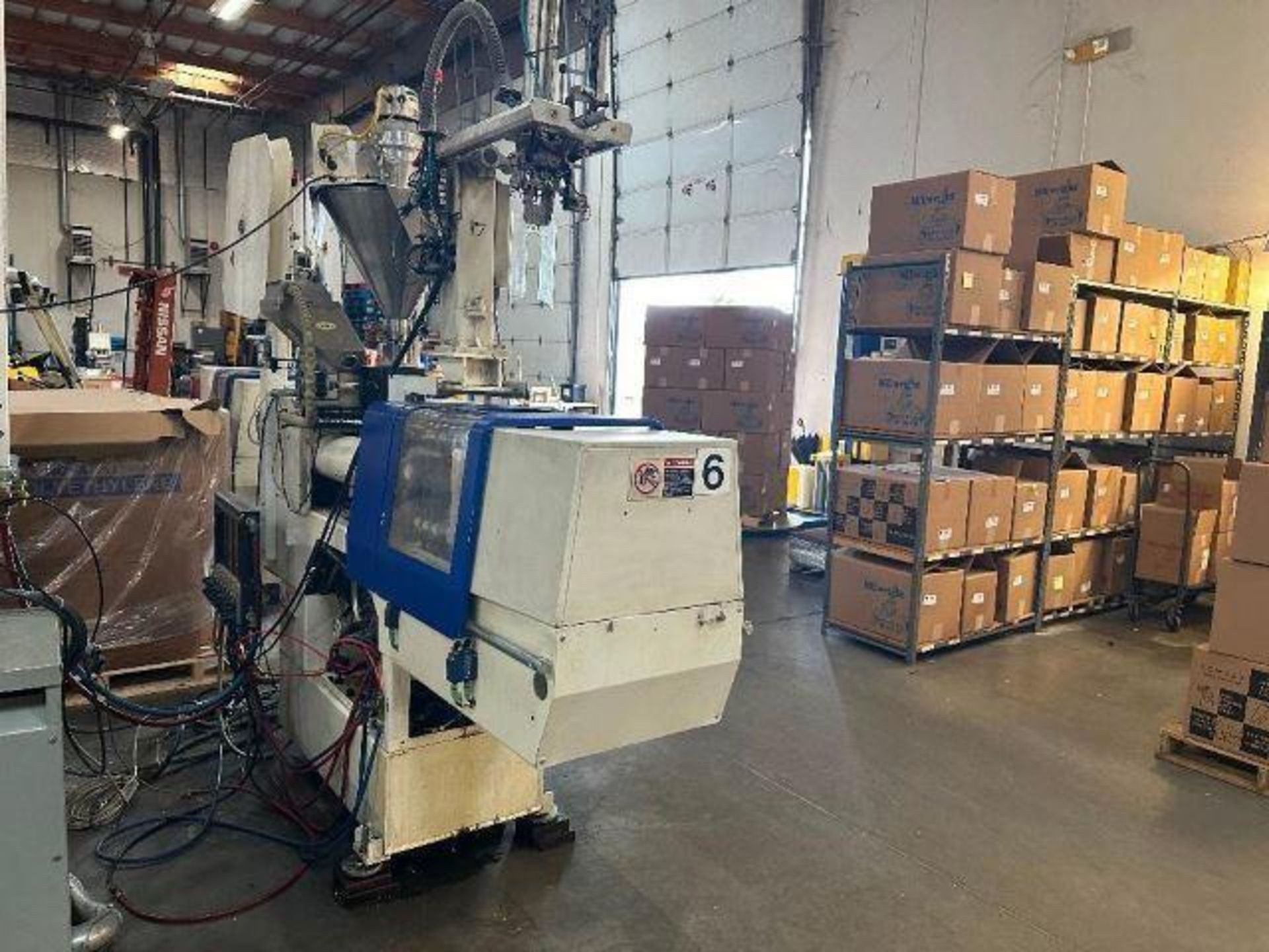 38 TON .95 OZ BATTENFELD 350 PLUS INJECTION MOLDING MACHINE, 2010 - Image 2 of 10