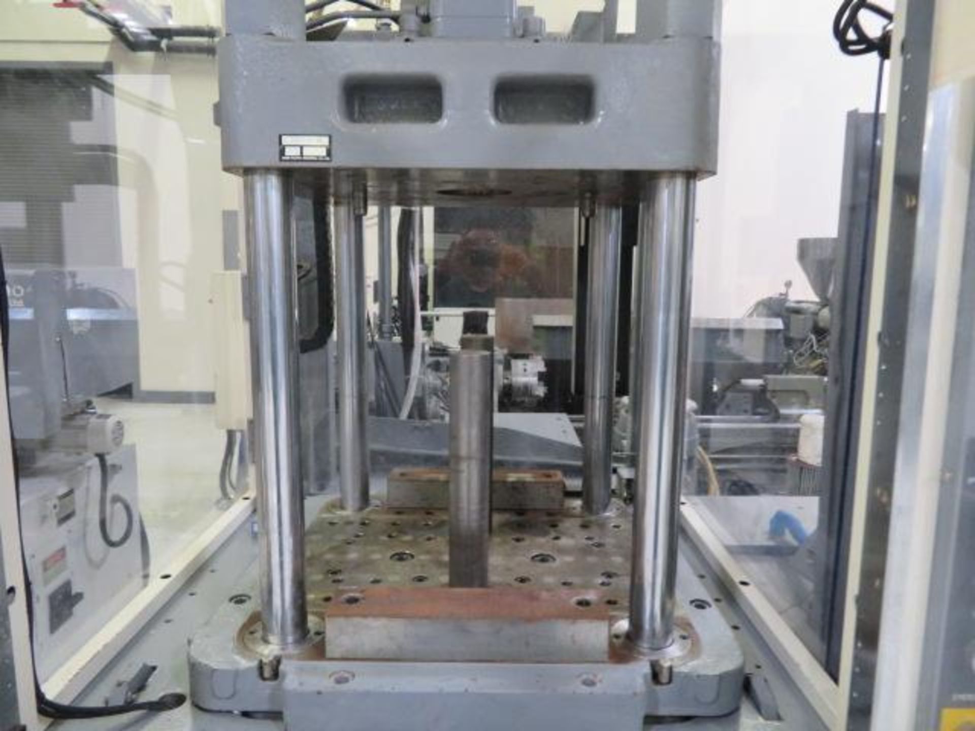 40 Ton Vertical Single Station Nissei TH40-2VSE Injection Molding Machine, 0.6oz Shot Size - Image 7 of 10