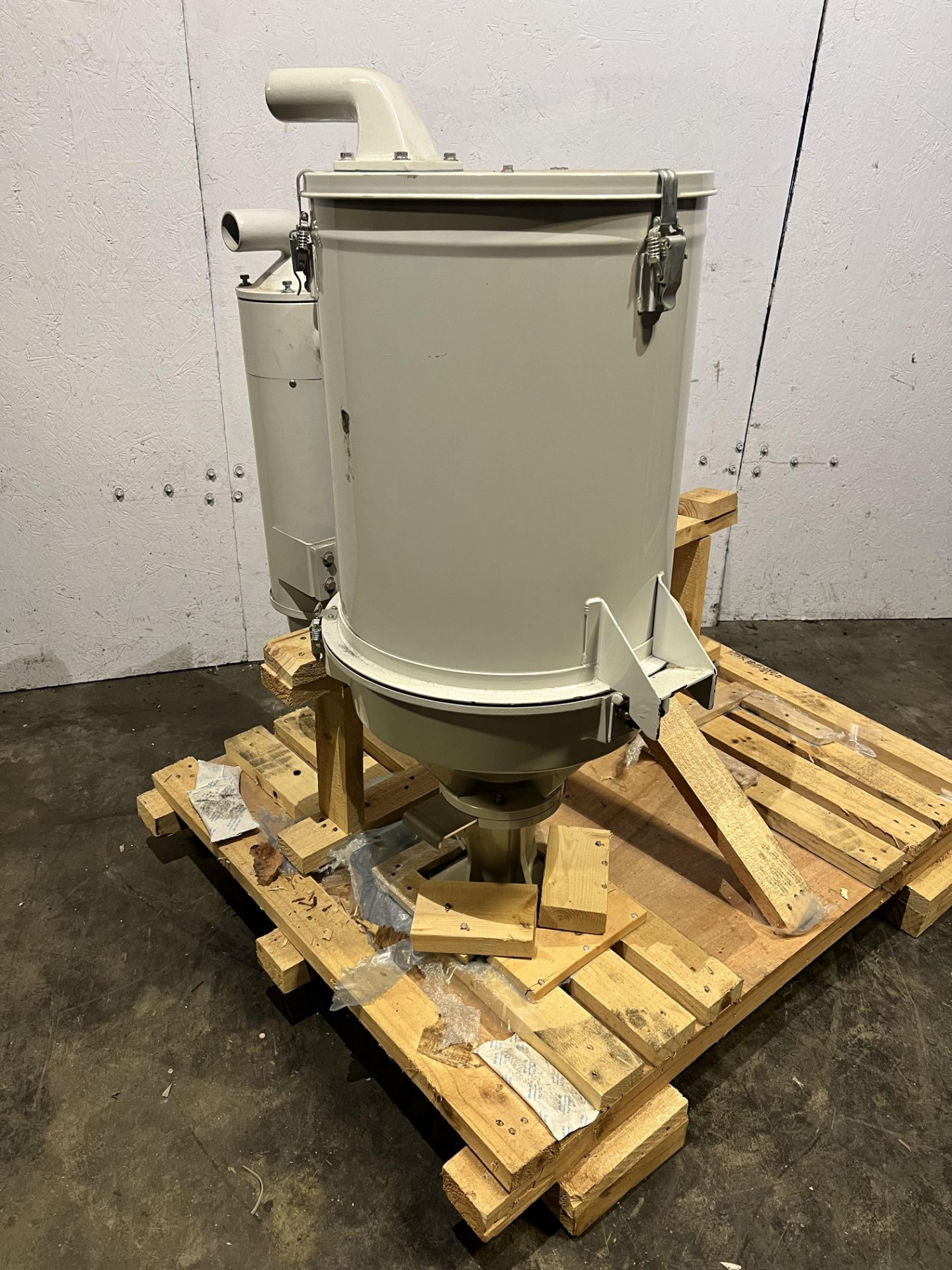 Matsui 55Lb Stainless Steel Constructed Hopper - Image 2 of 2