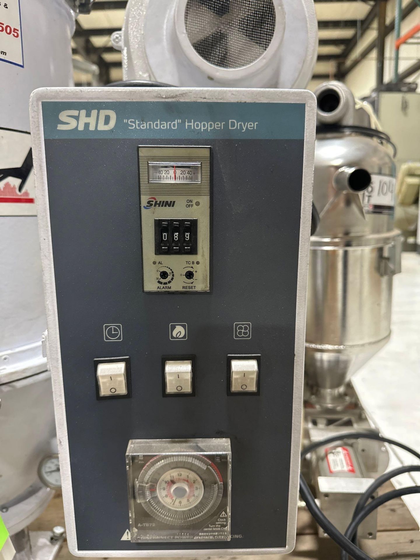 Shini Plasticds Technologies SHD-25T Loader Hopper Dryer, s/n 2HD15010036, 2015 - Image 4 of 5