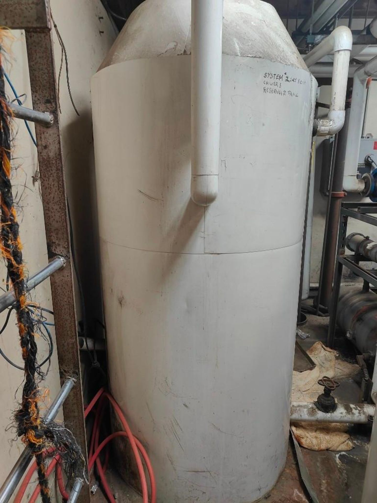 Insulated Plastic Water Tank - Image 2 of 4