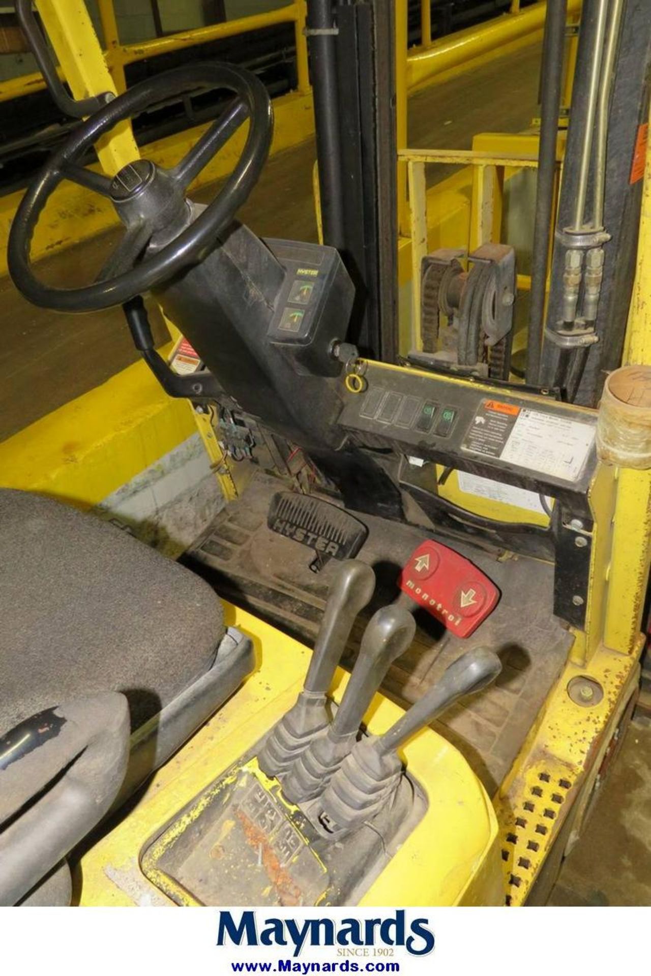 HYSTER S35XM 3,500 POUND PROPANE FORKLIFT - Image 5 of 6