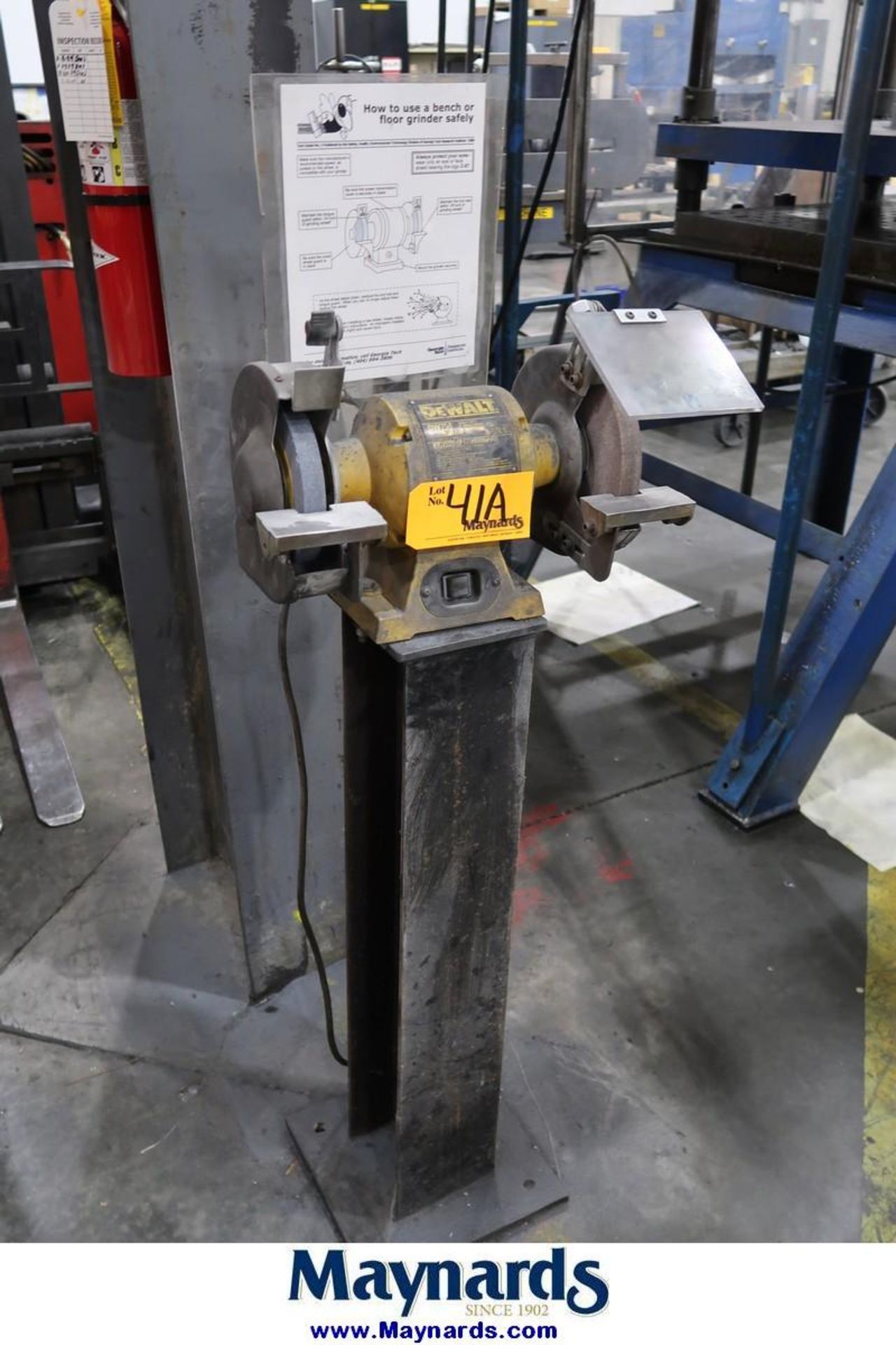 DeWalt DW758 8" Pedestal Grinder