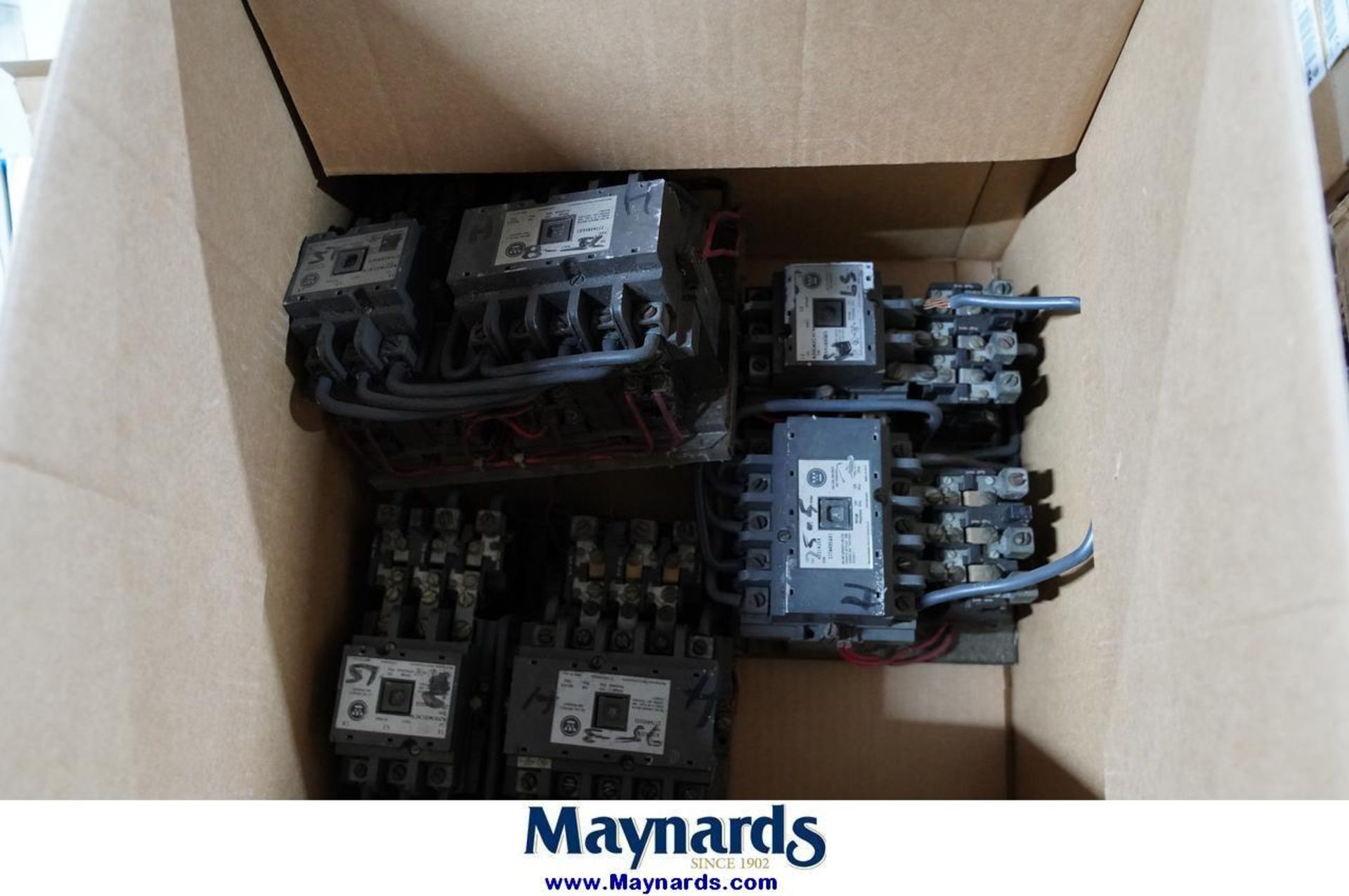 (1) Box of Alterating current contactor