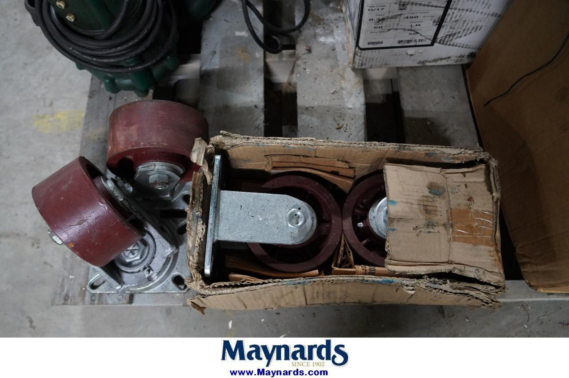 Boston gear (1) Box floor convey,(1) Set of wheels,(3) Hydraulic pump, (1) air tank - Image 6 of 17