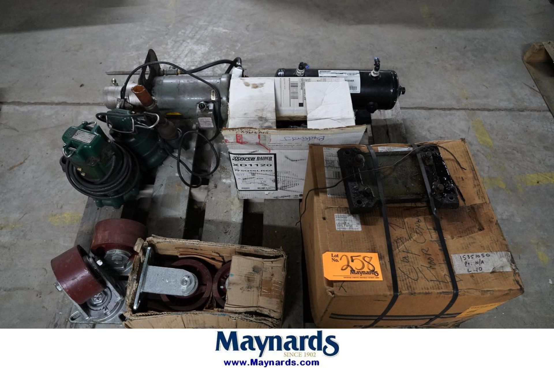 Boston gear (1) Box floor convey,(1) Set of wheels,(3) Hydraulic pump, (1) air tank