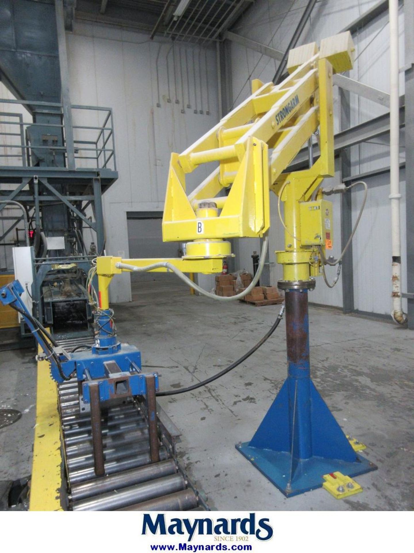 Strongarm Pneumatic Free Standing Articulating Boom Material Handler