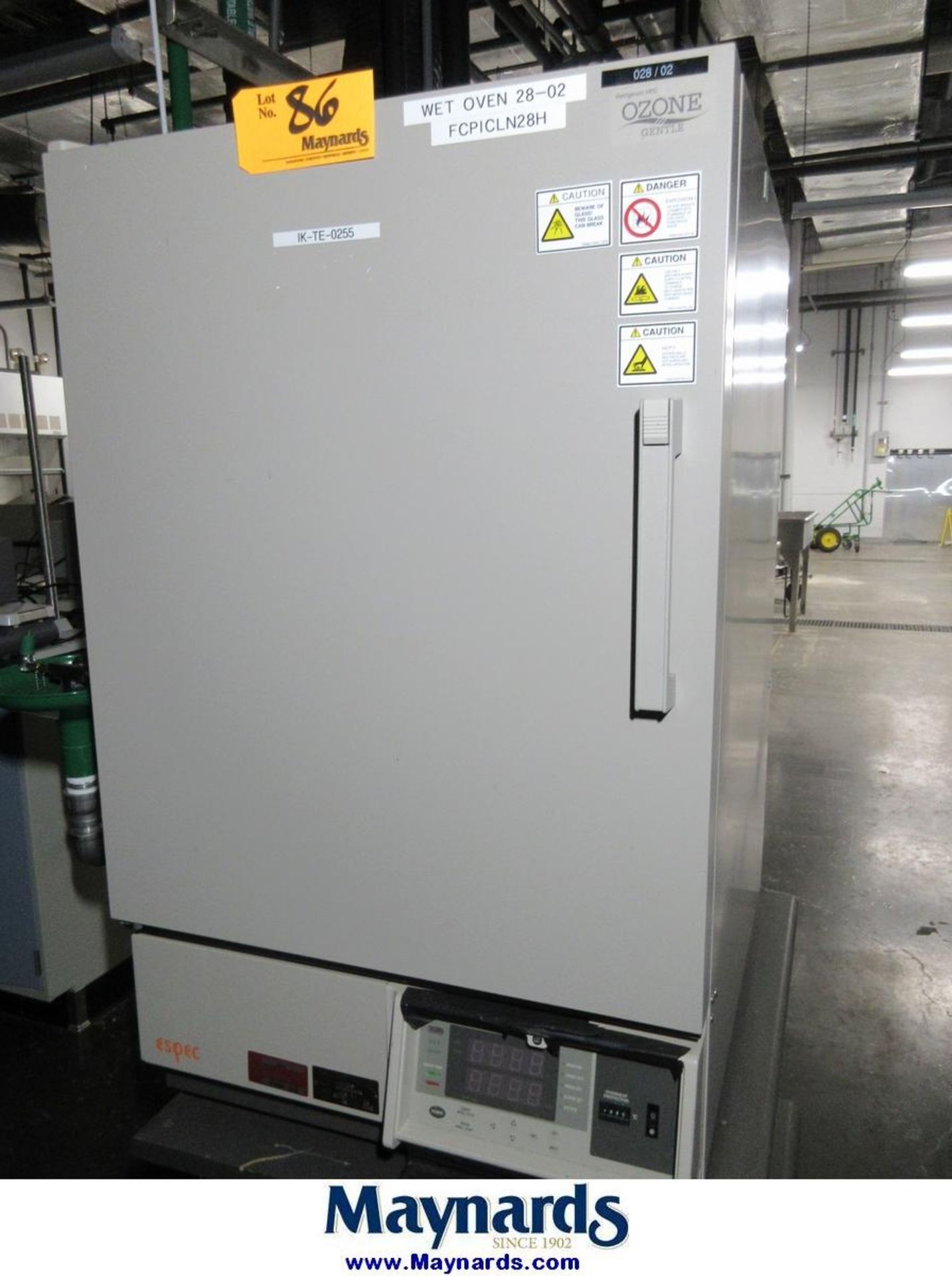 2002 Espec LHU-113 Temperature/Humidity Chamber