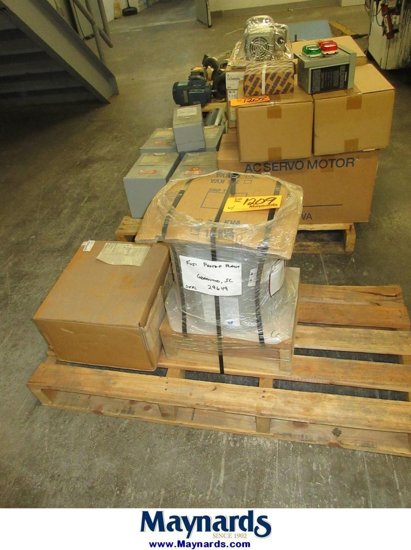 (2) Pallets of Assorted Servo Motors, Electric Motors and Transformers - Image 2 of 8