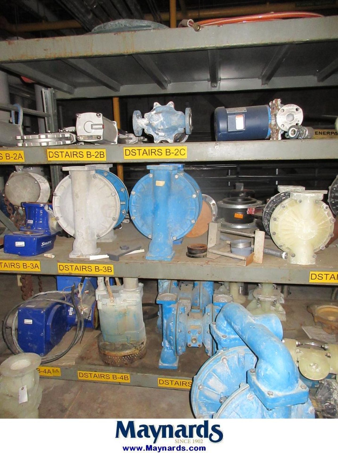 (1) Section of Racking with Assorted Diaphragm and Electric Centrifugal Pumps - Bild 10 aus 12