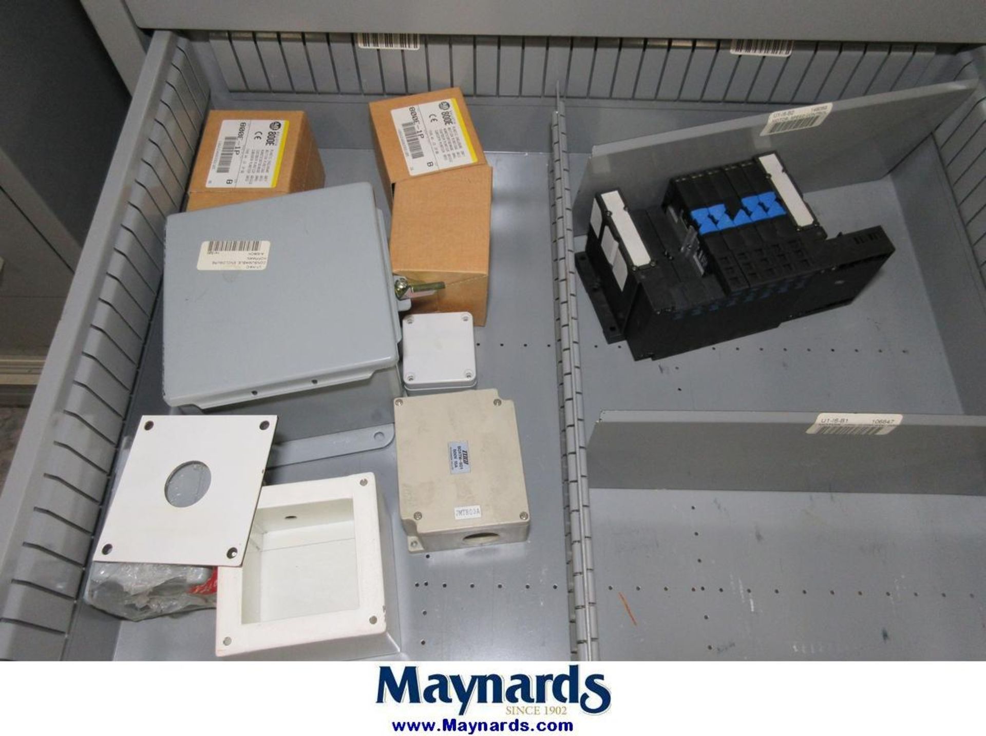 Lyon Safetylink 8-Drawer Heavy Duty Storage Cabinet - Image 7 of 9