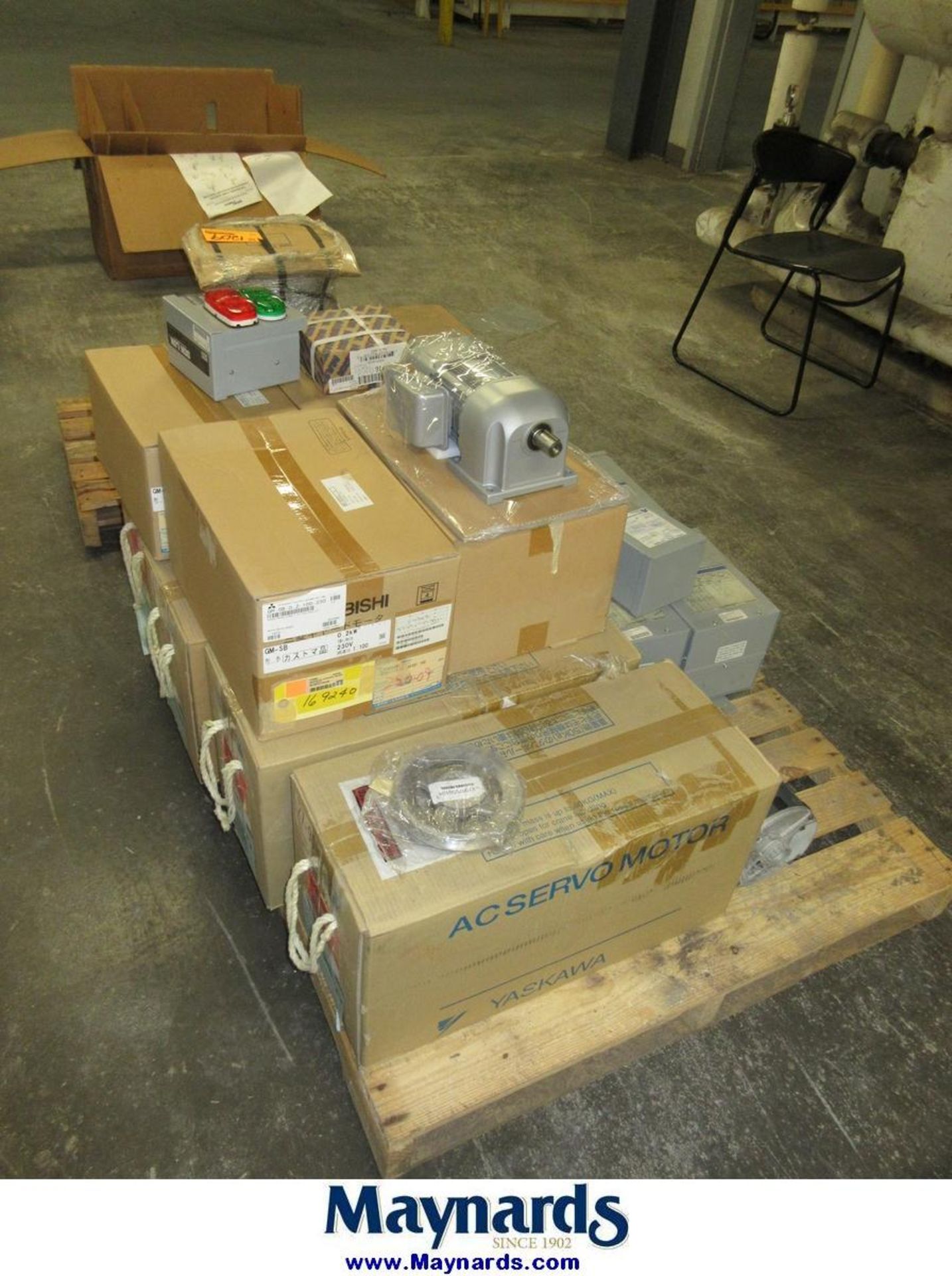 (2) Pallets of Assorted Servo Motors, Electric Motors and Transformers - Image 5 of 8