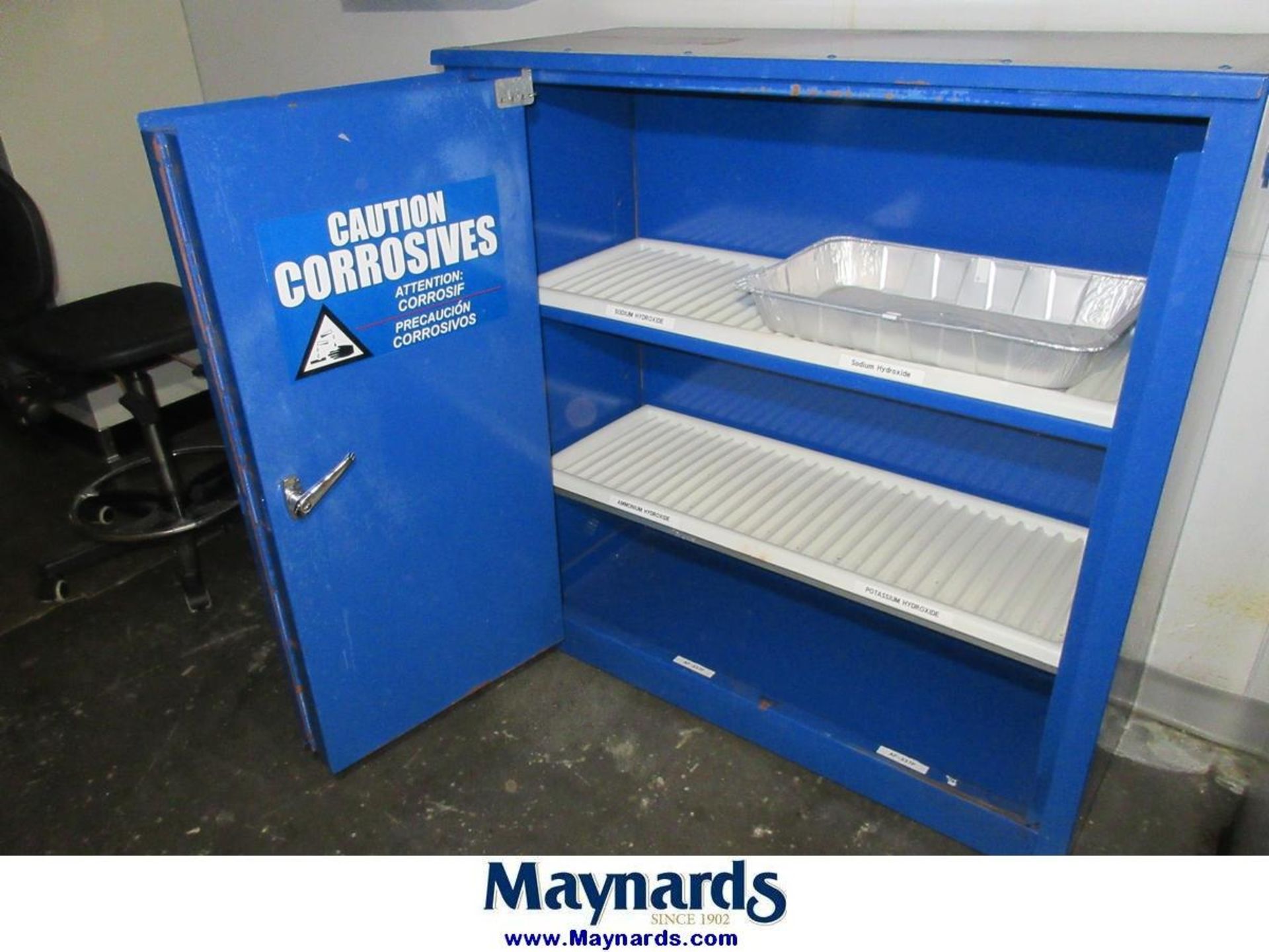 Eagle Manufacturing Co. CRA-30 Acid and Corrosives Storage Cabinet - Image 2 of 3