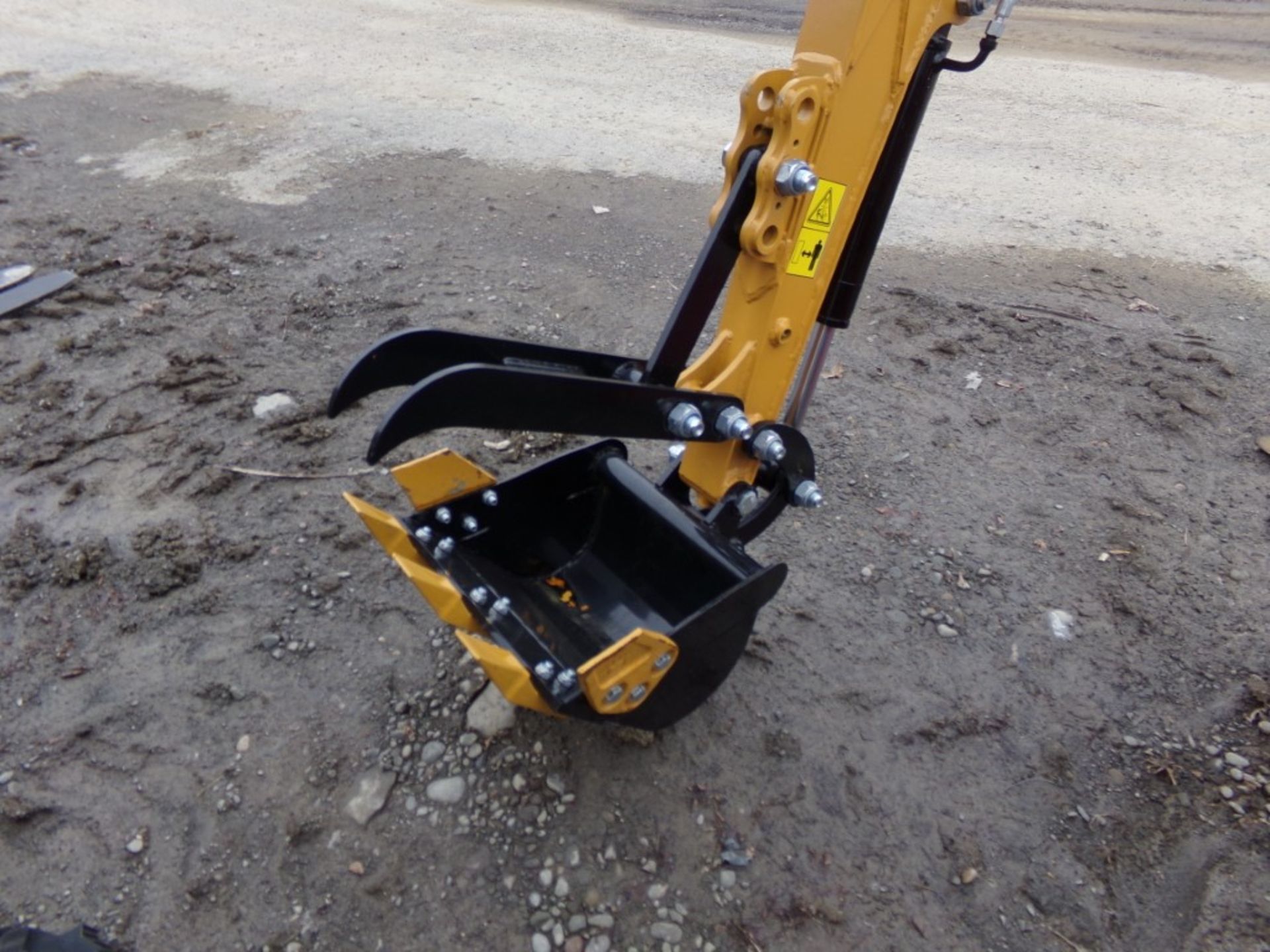 New, AGT, Industrial H12 Mini Excavator, Grader Blade, Stationary Thumb, Briggs & Stratton Gas - Image 5 of 5