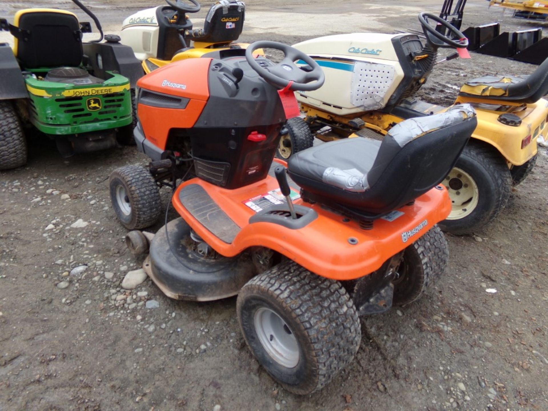 Husqvarna YTH2042, Riding Mower, 42'' Deck, 20 HP Briggs, ____Hours, Serial #: 006592, Hydro - Image 2 of 2