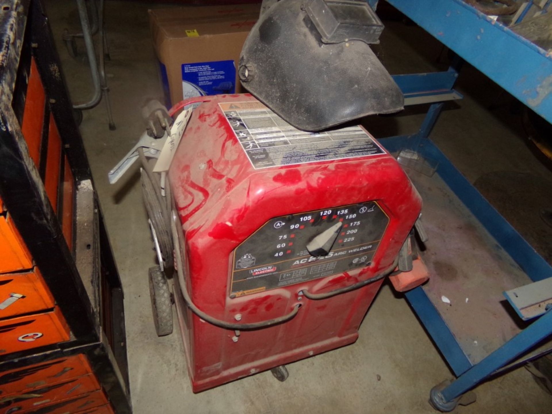 Lincoln Electric AC225 Arc Welder /Mask