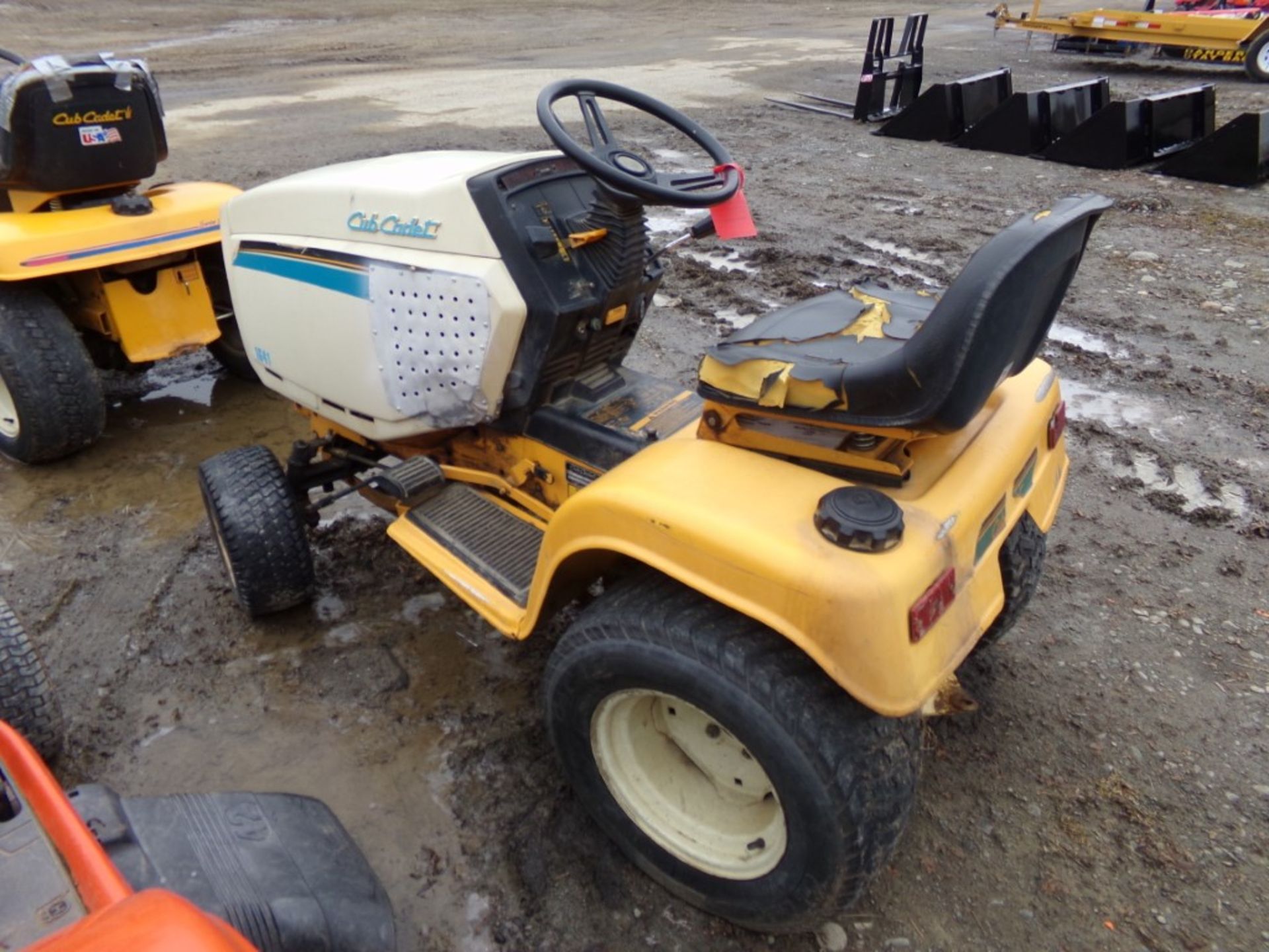 Cub Cadet 1641 Riding Mower, NO DECK, 16 HP V-Twin Cub Cadet Brand, 1632 Hours, Serial #: 864877 - Image 2 of 2