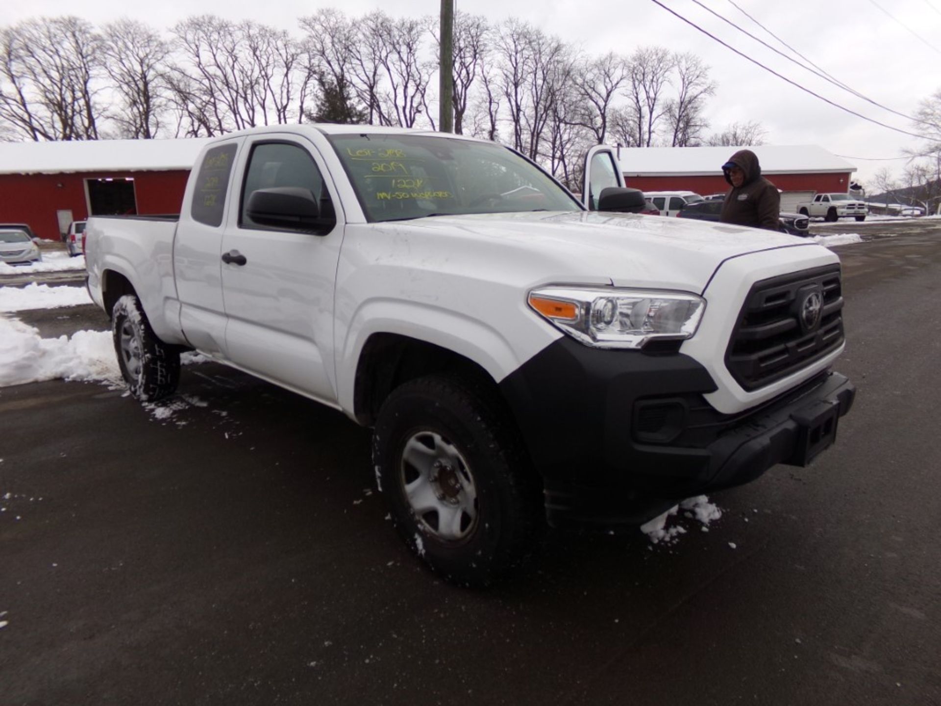 2019 Toyota Tacoma Ext Cab SR, 2wd, White, 122,834 Miles, VIN#5TFRX5GN8KX147601, GAS TANK DOOR IS - Image 4 of 7