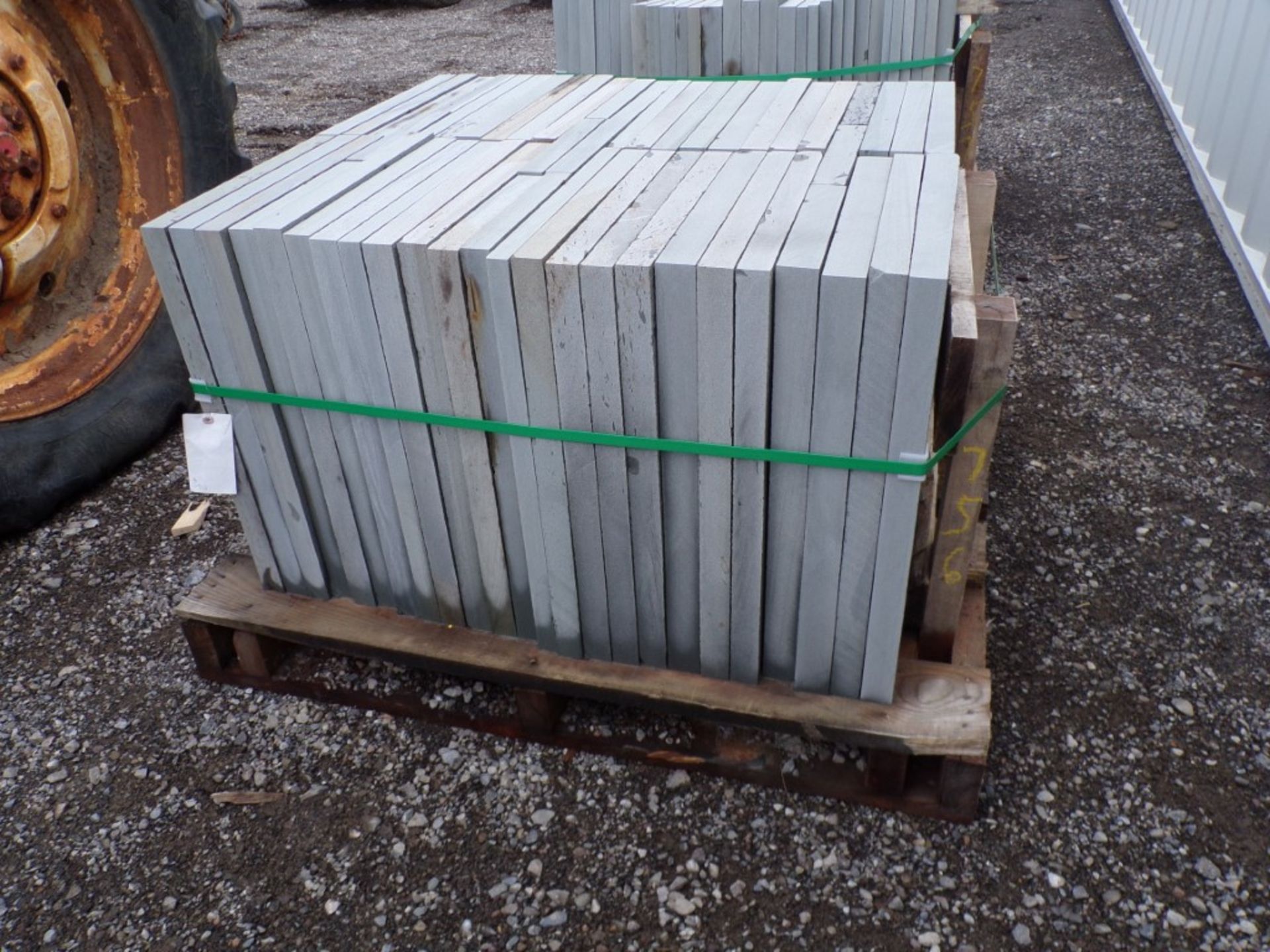 Pallet with 141 Sq Ft Assorted Dimension, 2'' Thick, 24'' Thermaled Pattern, Sold by the Sq Ft (