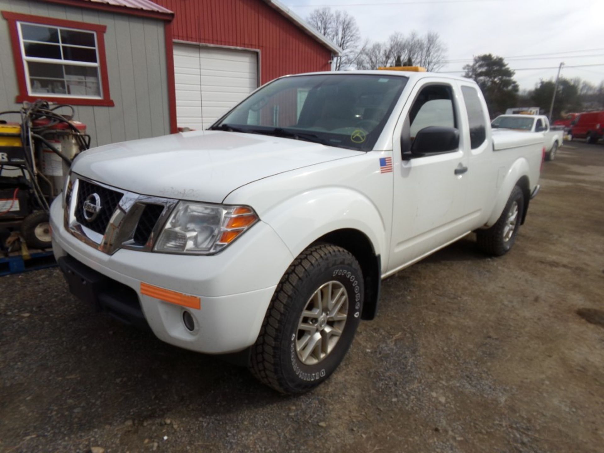 2015 Nissan Frontier SV, 4x4, Ext. Cab, Hard Tonneau Cover, Auto, Power Windows, White, 109,496