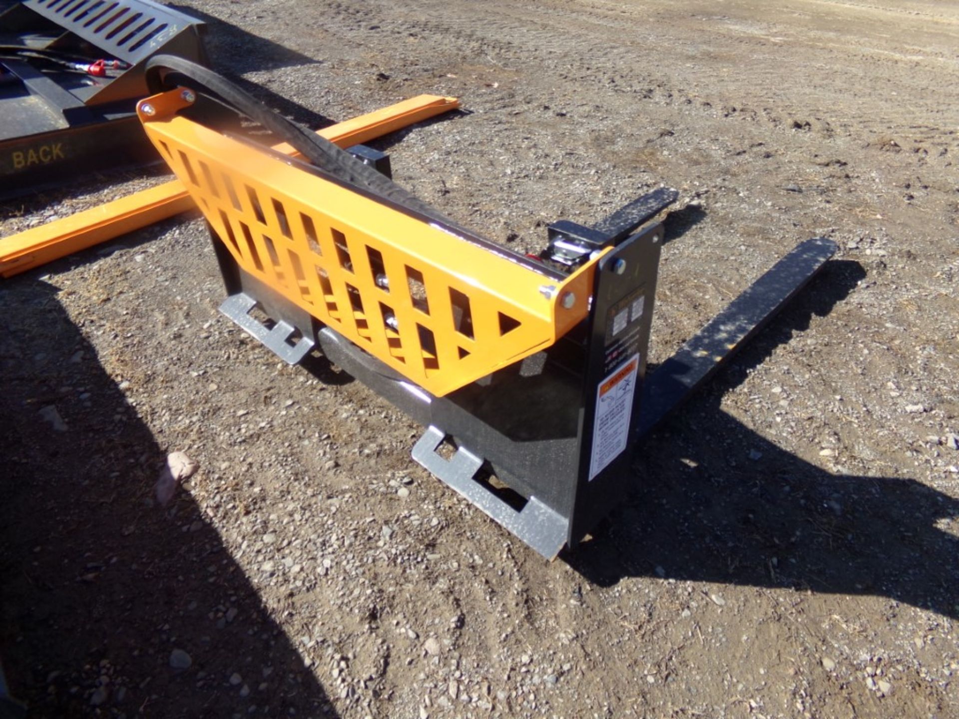 New Wolverine PFA-11-3300G Hydraulic Adjustable Pallet Forks For SSL - Image 2 of 2