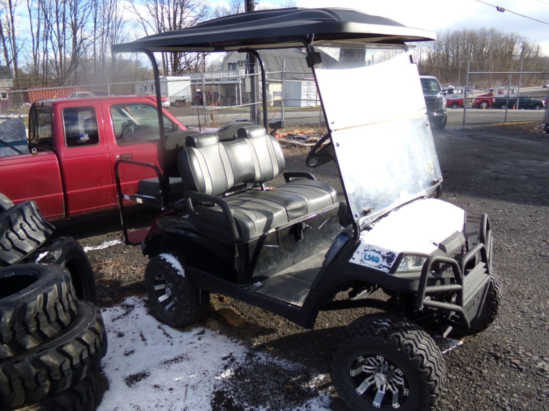 Black,Yamaha, Gas Powered, Golf Cart, Canopy & Windshield, Lifted Suspension, Custom Alum. Wheels, - Image 2 of 3