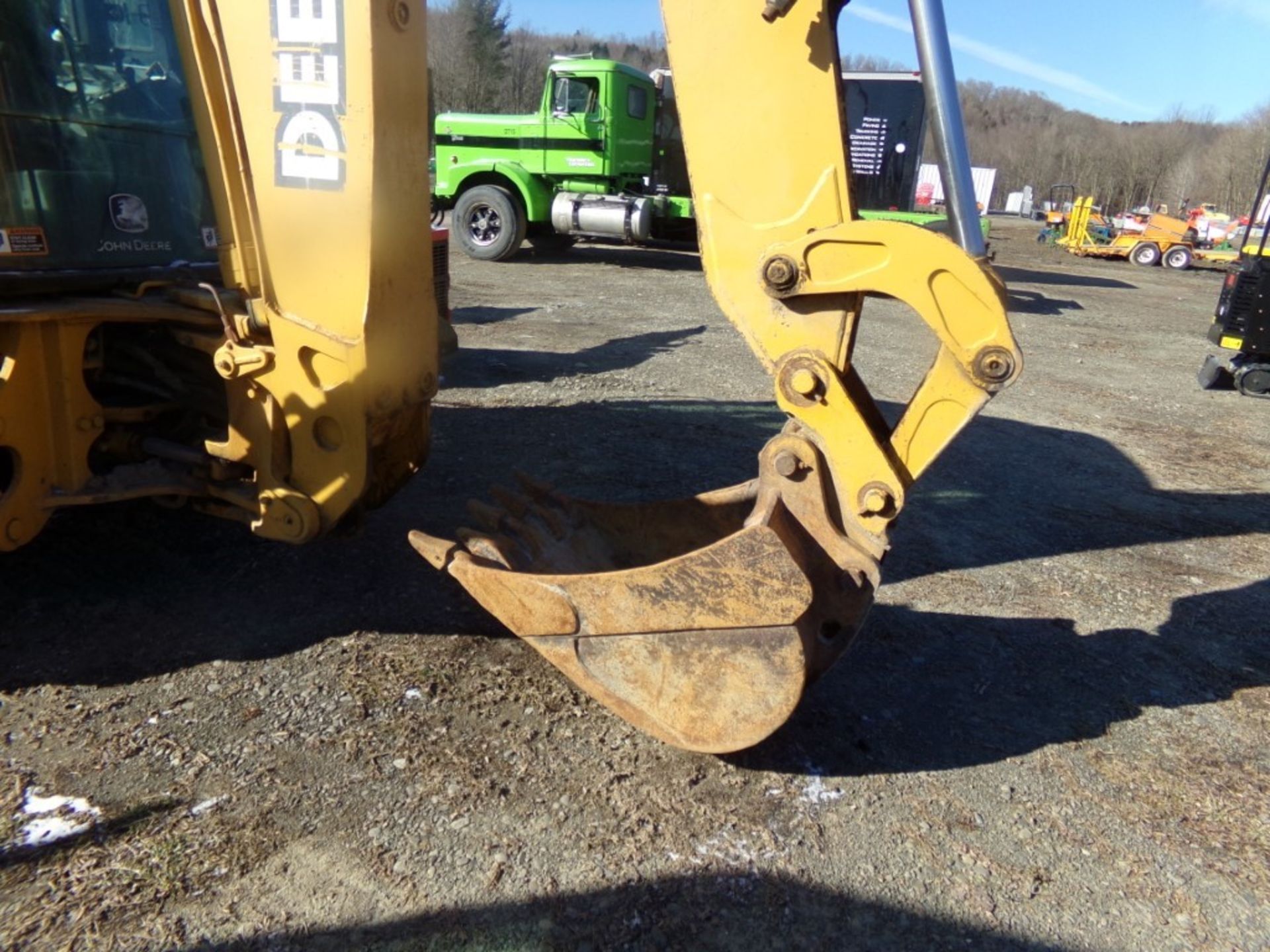 John Deere 410G Turbo 4 x 4 Backhoe, 25'' Backhoe Bucket, 90'' Loader Bucket, 4458 Hrs, S/N - Image 6 of 8