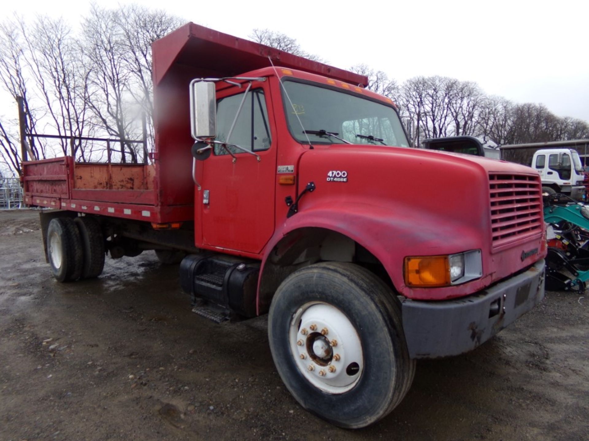 1996 International 4700, S/A Dump Truck, Red, Extra-Long Landscaper Dump Box w/Drop Down Sides, - Image 4 of 11