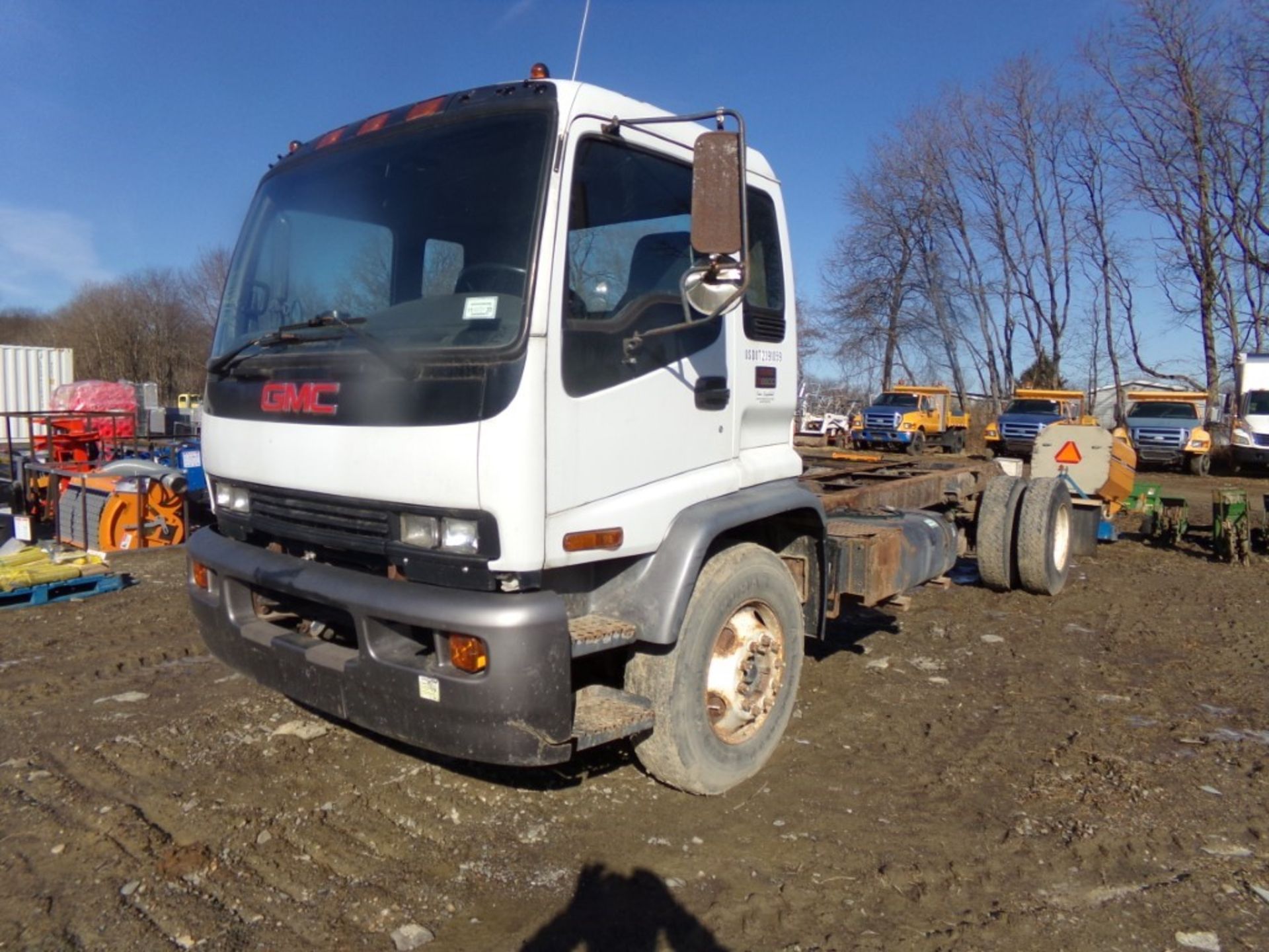 2002 GMC T8500 Cab Over Cab and Chassis, Auto, Approx 168'' Cab to Axle, 35,000 GVW, 133,785